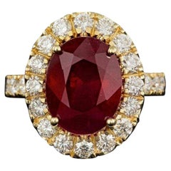 9.00 Carats Natural Red Ruby and Diamond 14K Yellow Gold Ring
