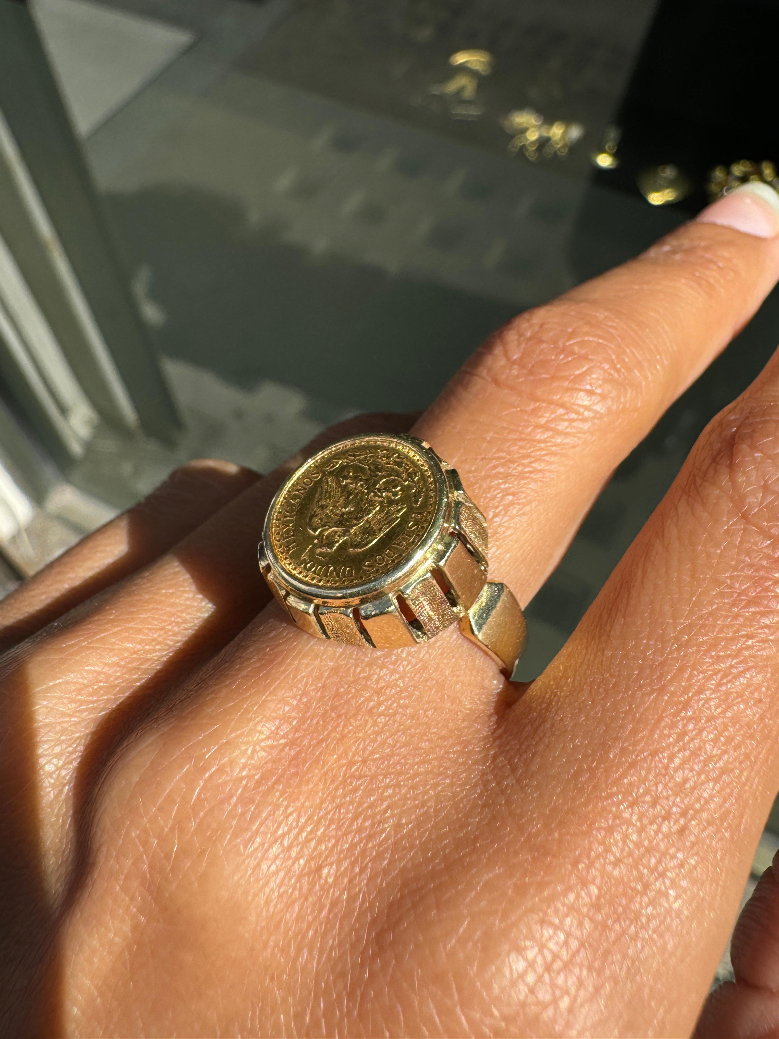 Anello da uomo con moneta messicana da 900 Dos Pesos in oro giallo da 14 carati in vendita 2