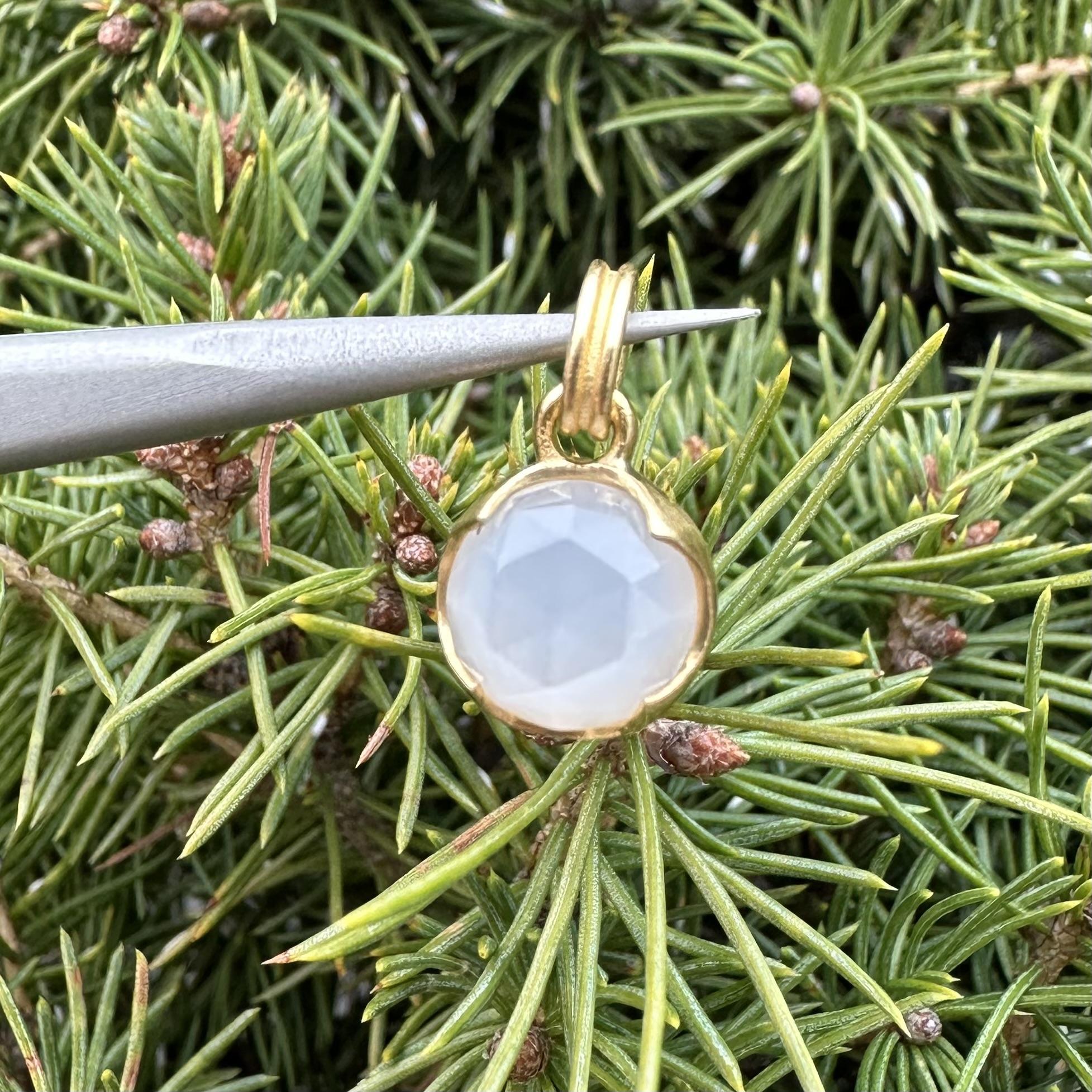 .900 Pendentif en or jaune à haute teneur en or à facettes pour pierres de lune solitaires en vente 6