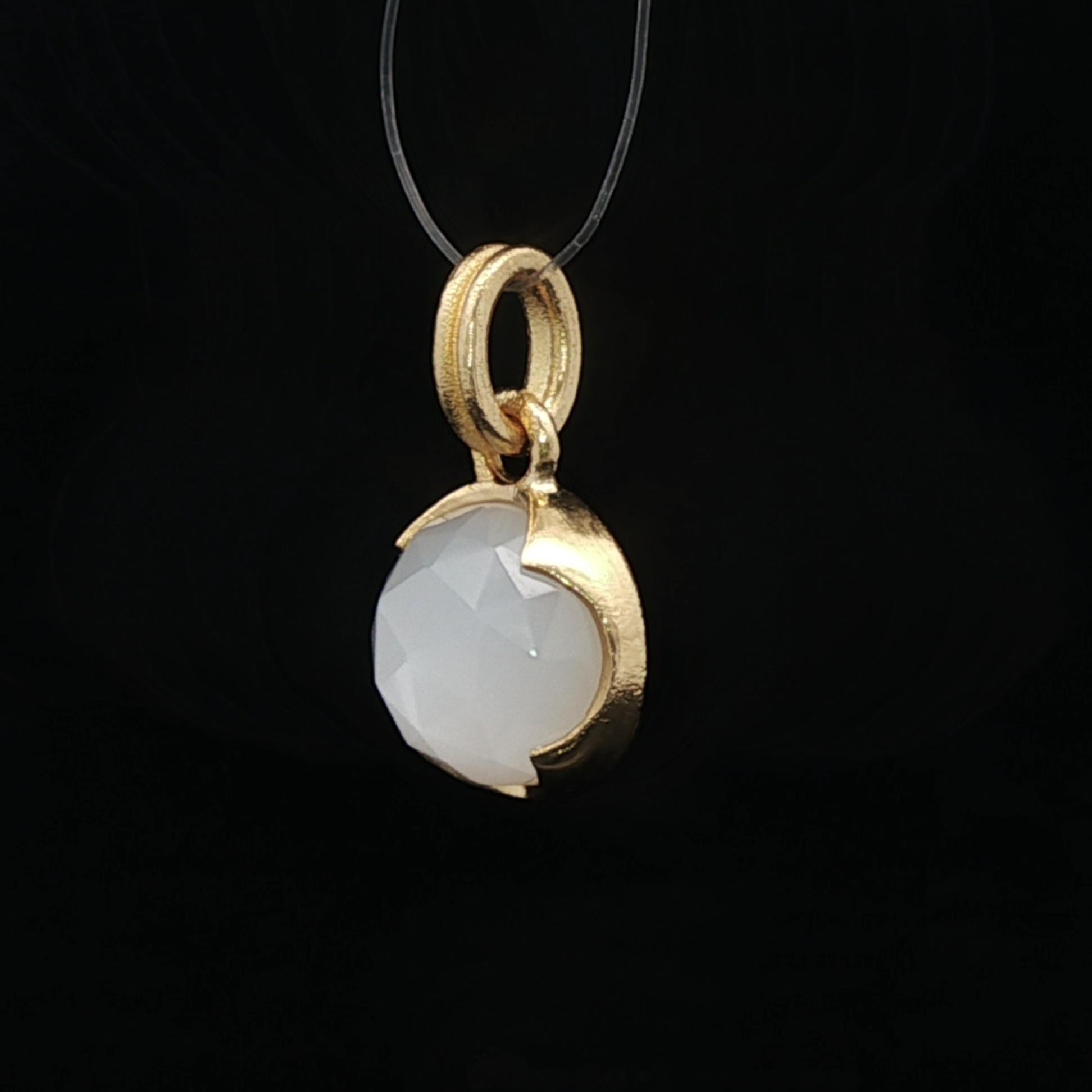 .900 Pendentif en or jaune à haute teneur en or à facettes pour pierres de lune solitaires en vente 4