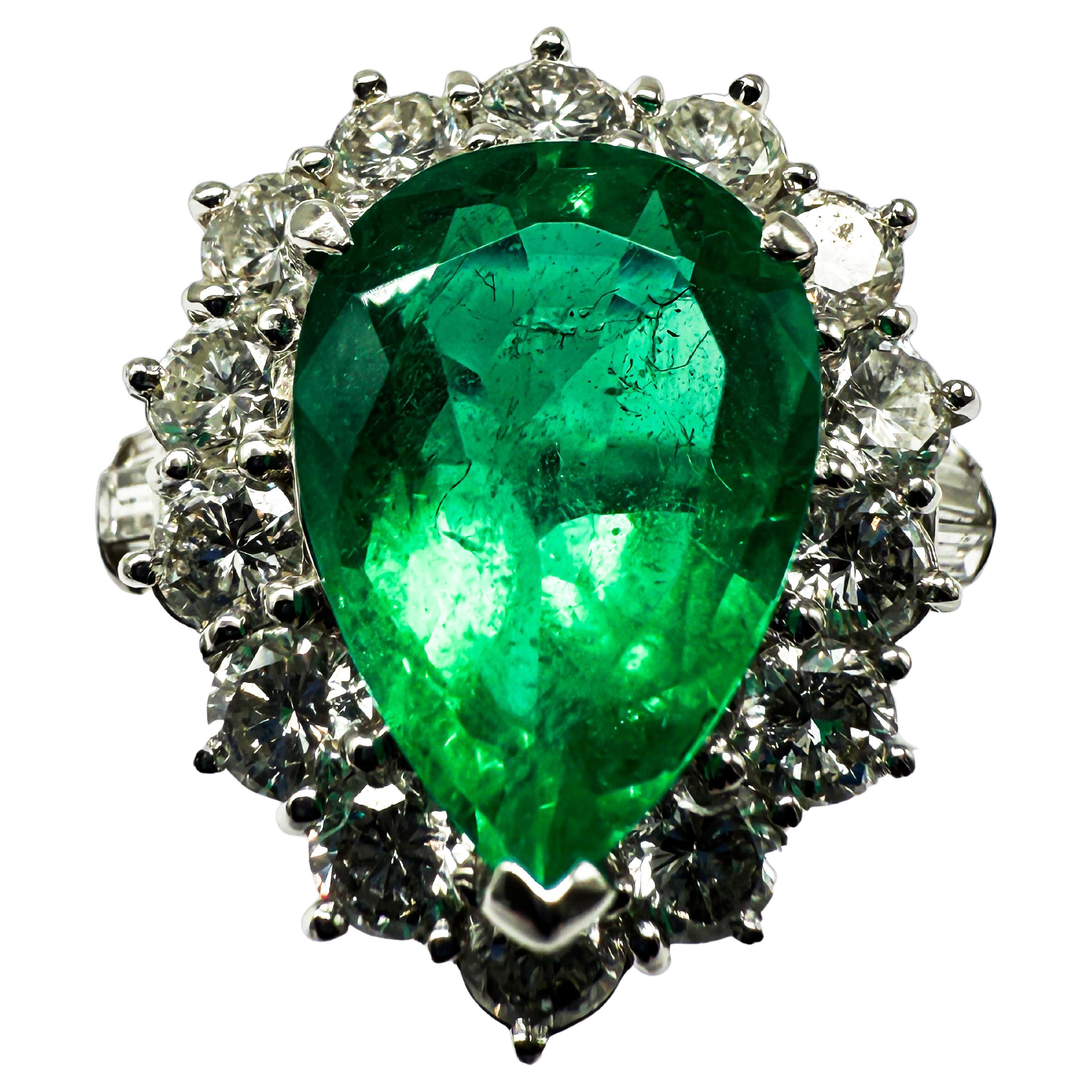 900 Platinum Ring Featuring Emeralds and Diamonds