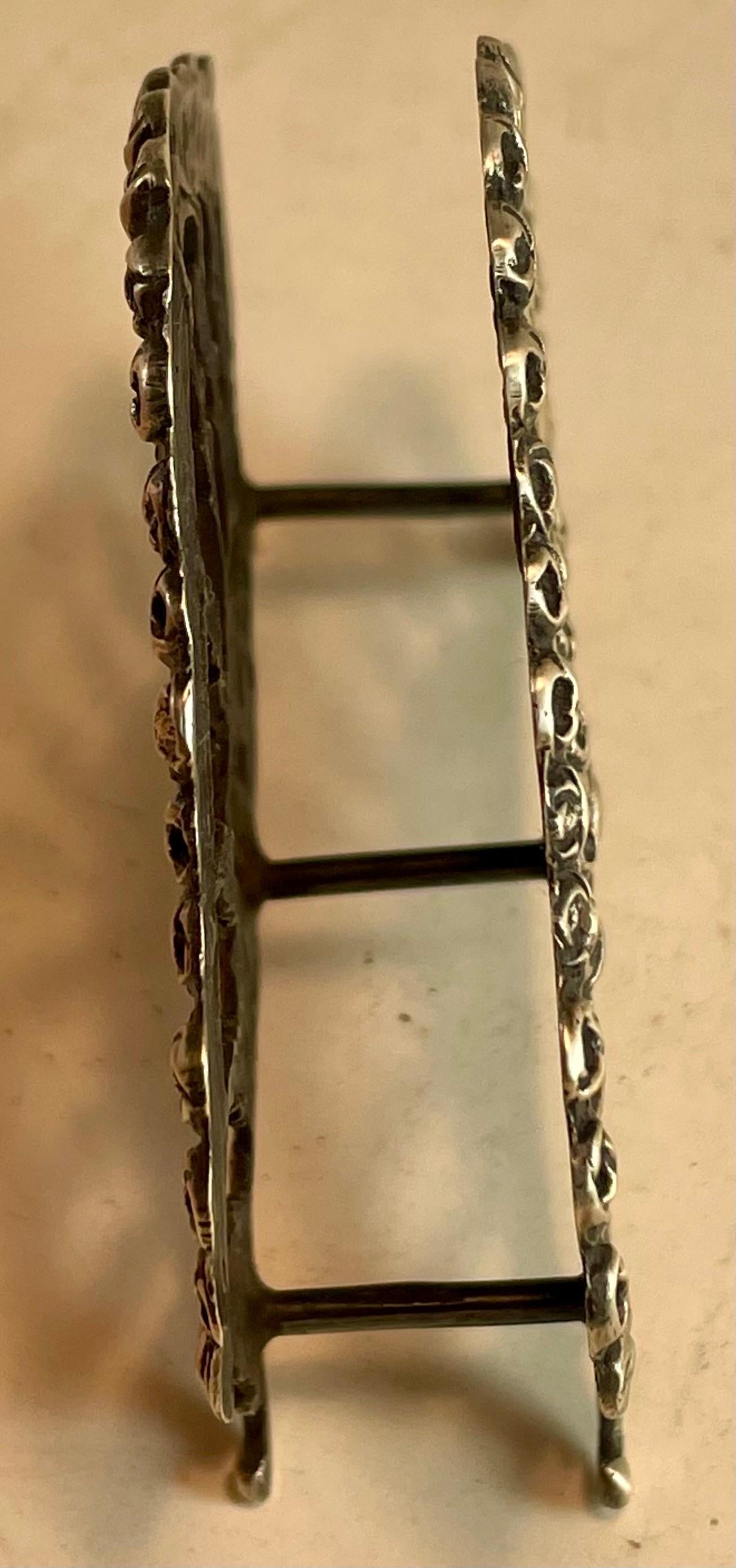 Portatarjetas de visita con decoración de rosas y hojas 900 Silver Petite en venta 1