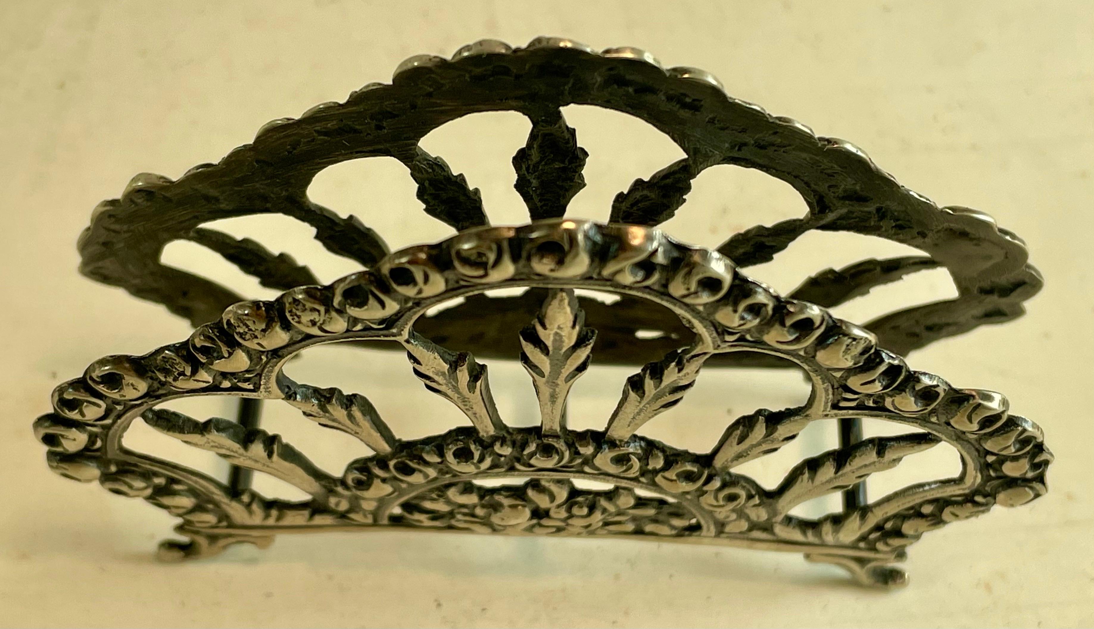 Portatarjetas de visita con decoración de rosas y hojas 900 Silver Petite en venta 3