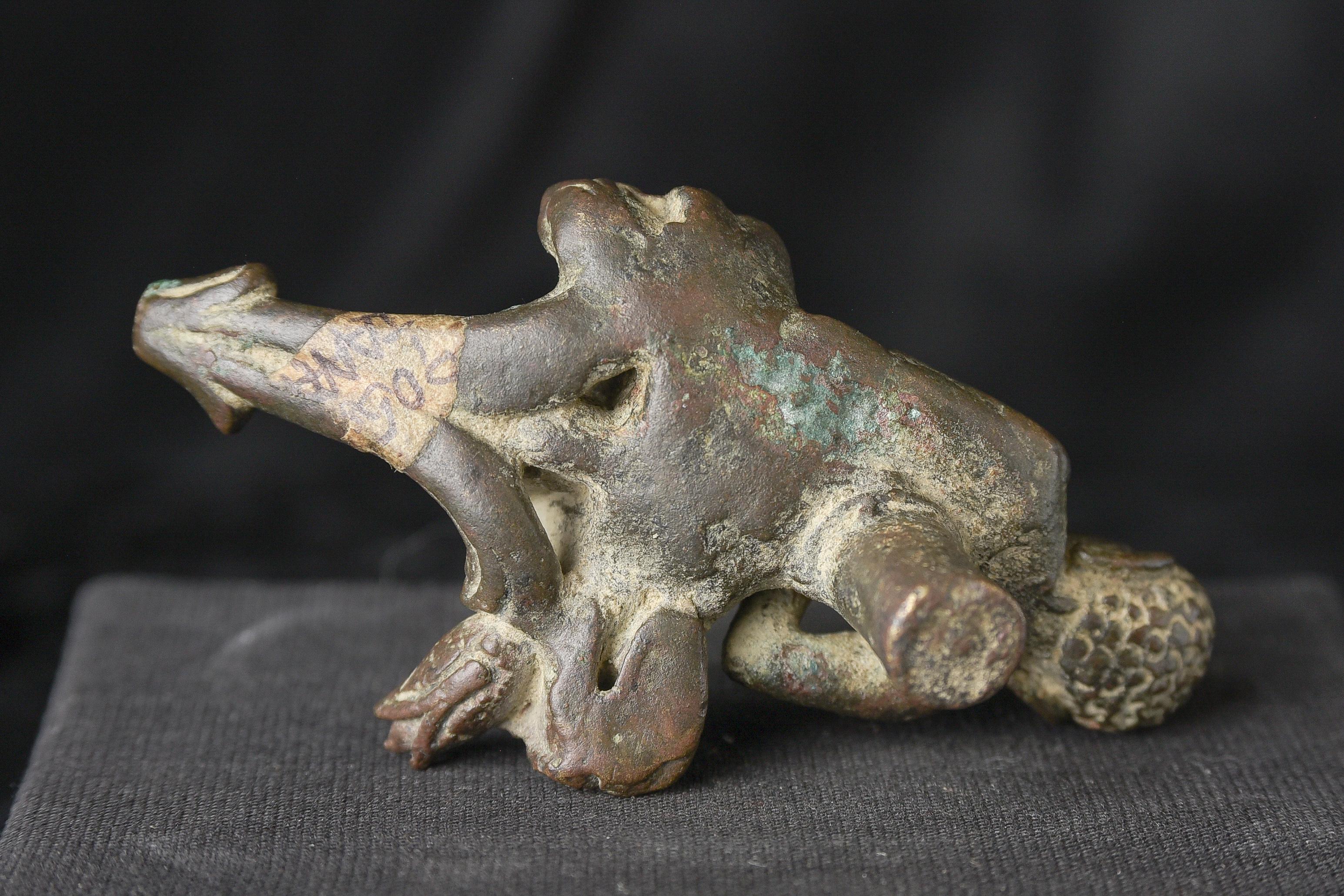 Moine birman de 900 ans en fonte massive, 10705 en vente 7