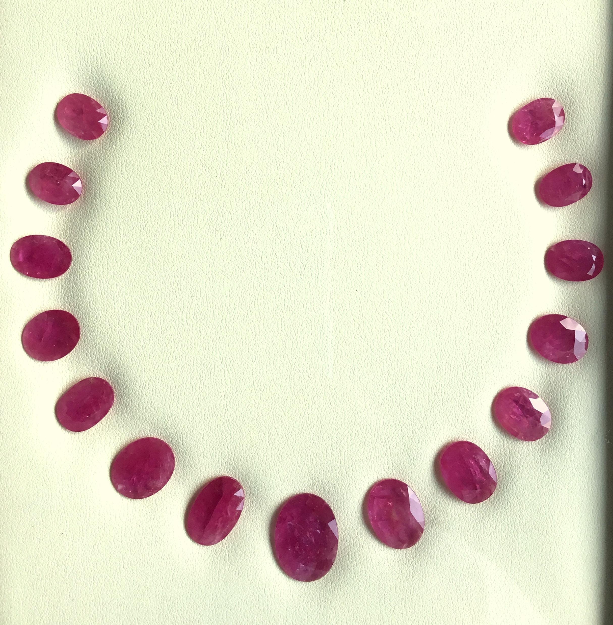 Art déco 90.05 Carats Ruby Mozambique Oval Faceted Cut stone Layout Heated Natural Gem en vente