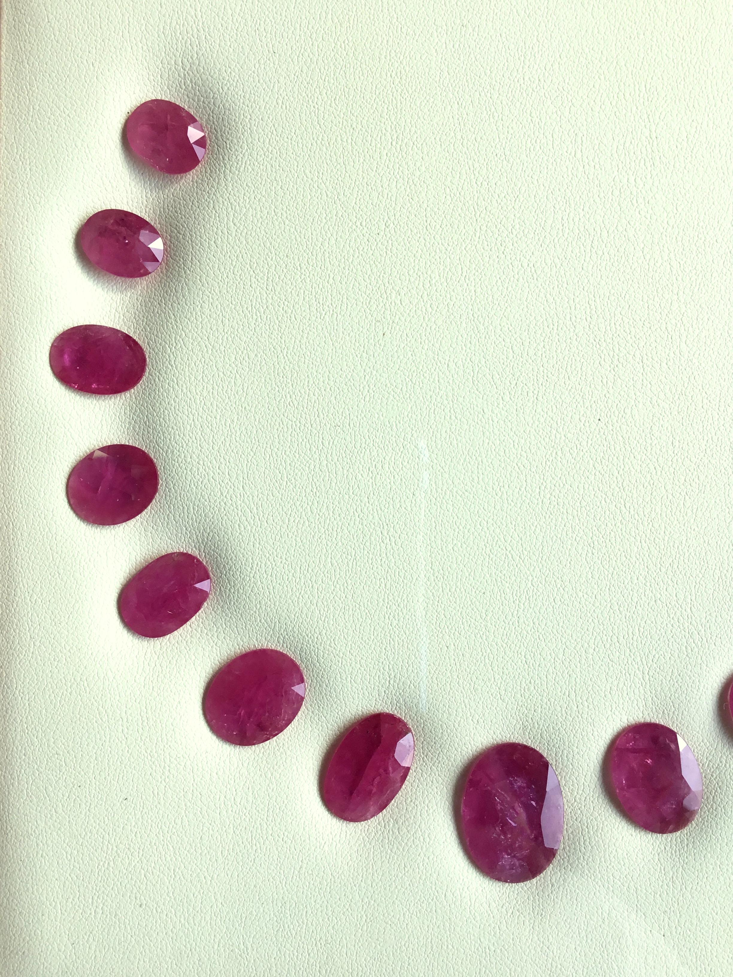 Taille ovale 90.05 Carats Ruby Mozambique Oval Faceted Cut stone Layout Heated Natural Gem en vente