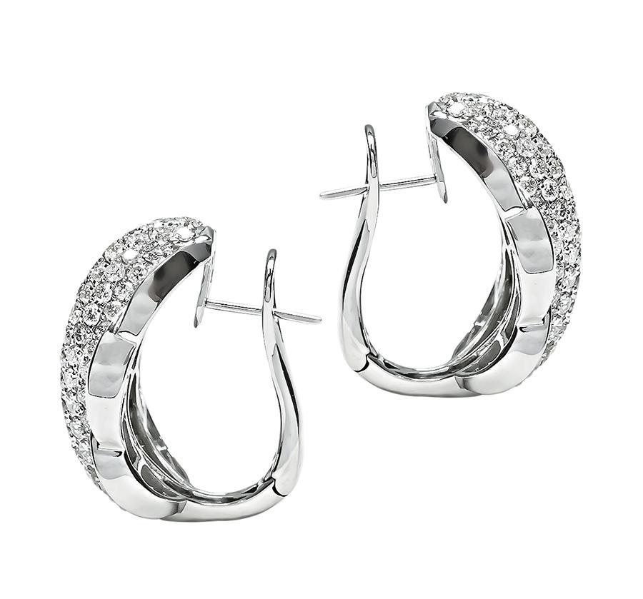 Round Cut 9.00ct Diamond Gold Earrings For Sale