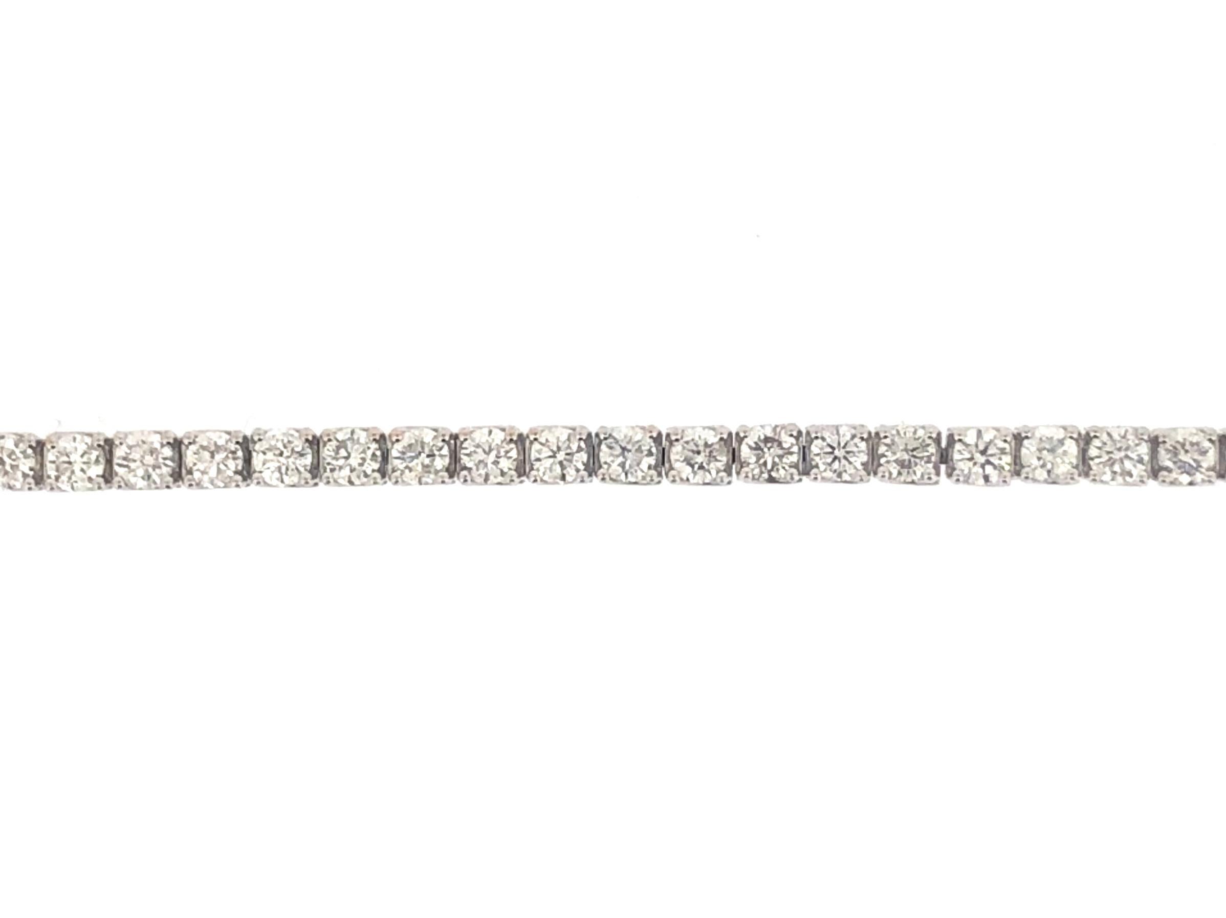 Contemporary 9.00 Carat Diamond Line Bracelet 18 Carat White Gold For Sale