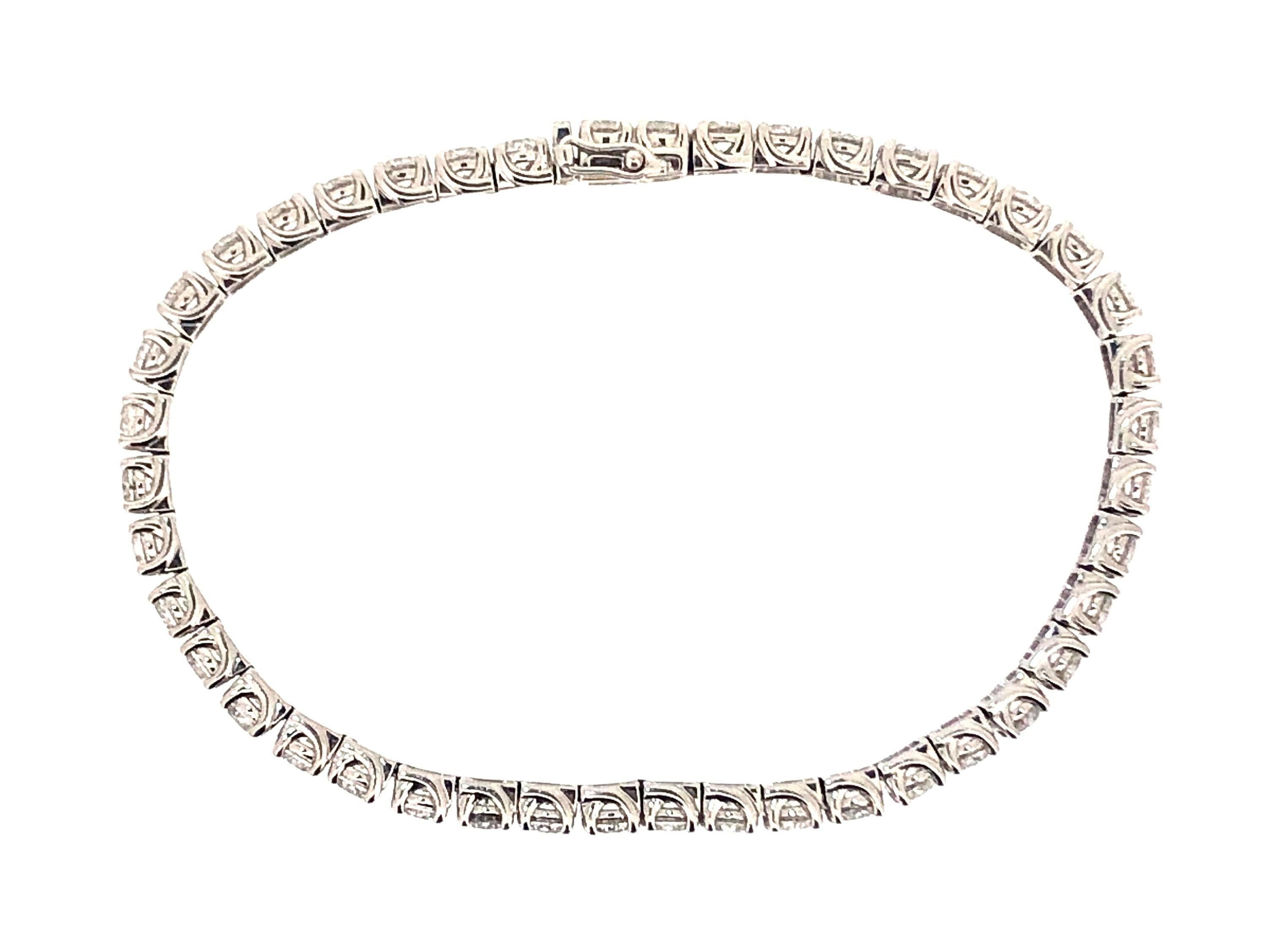 9.00 Carat Diamond Line Bracelet 18 Carat White Gold In New Condition For Sale In Oxted, Surrey