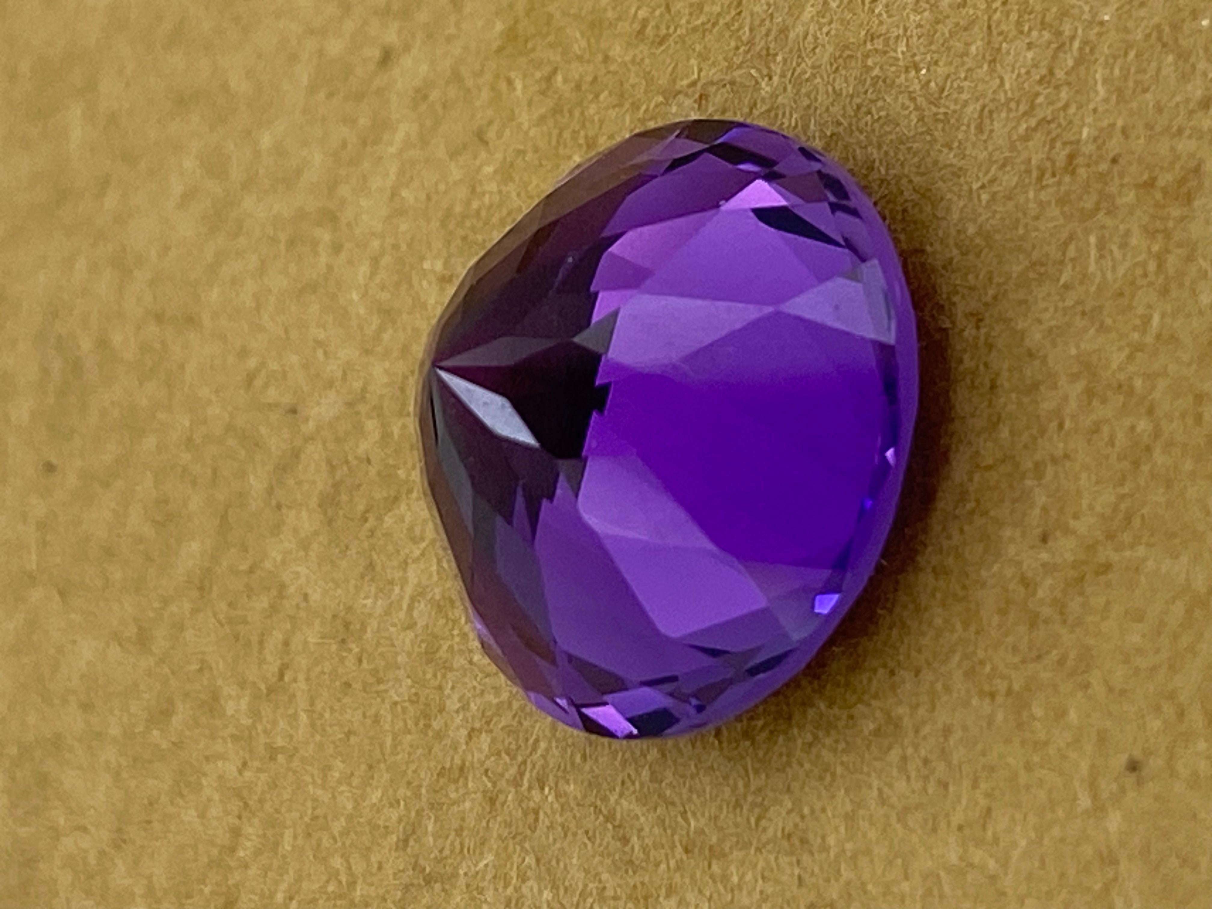 Round Cut 9.00ct Natural Brazilian Round Loose Amethyst (14mm) of Royal Purple Colour For Sale