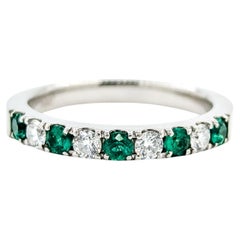 900pt Platinum Ring with Diamonds & Emeralds