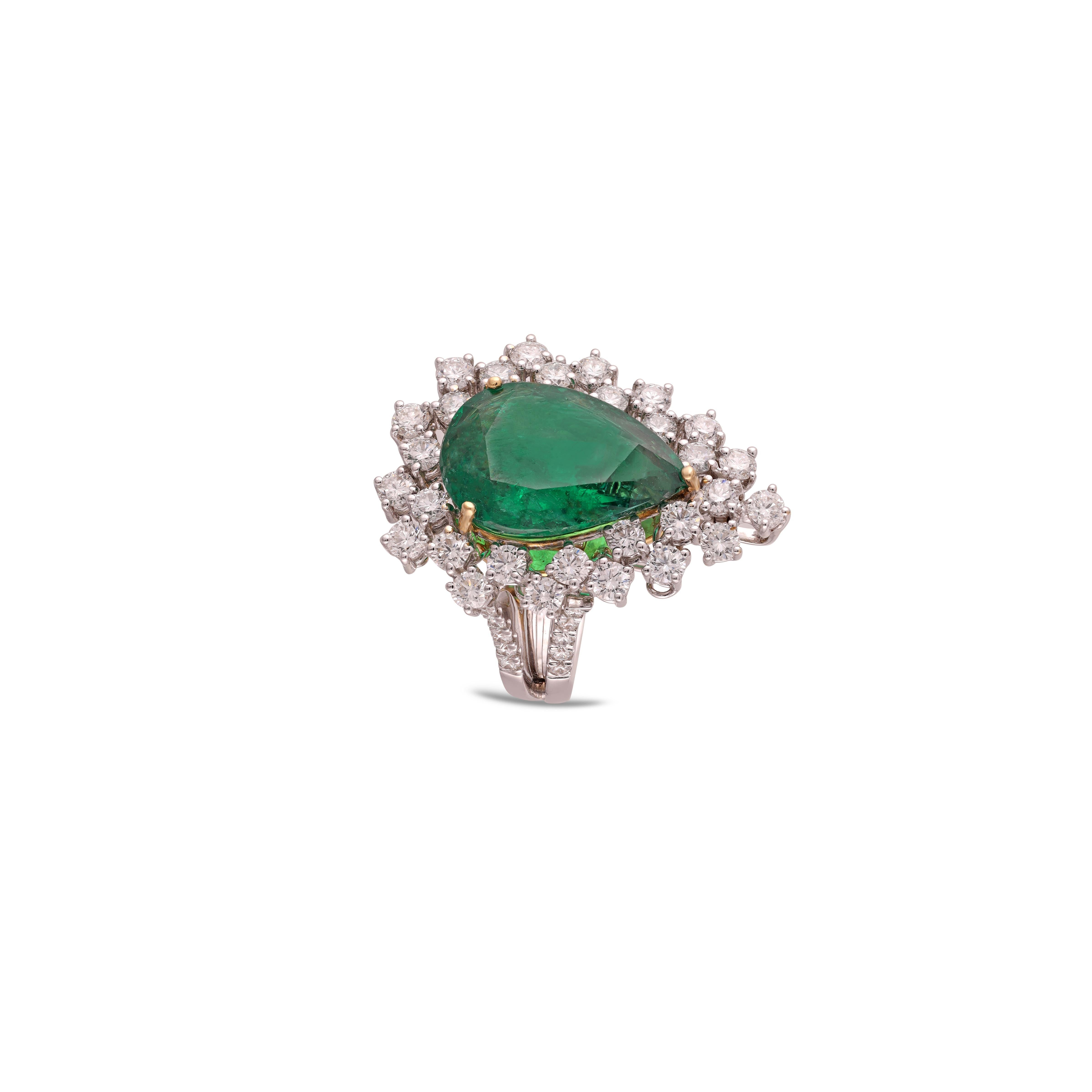 Pear Cut 9.01 Carat Clear Zambian Emerald & Diamond Cluster Ring & Pendant in 18K Gold For Sale