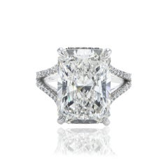 9.01 Carat Radiant Diamond Ring Brilliant 18K Gold Signature Sophistication