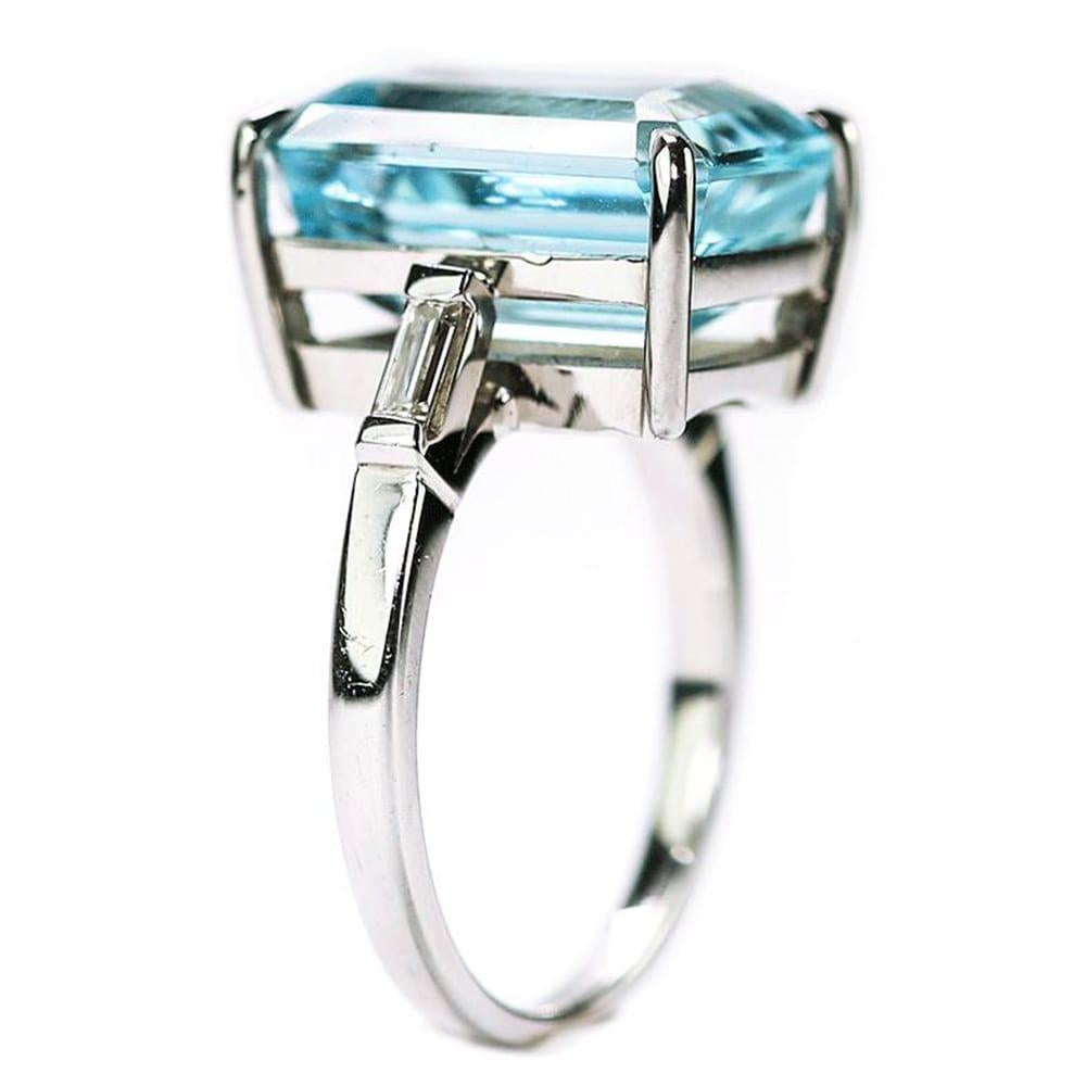 9.02 Carat Aquamarine and Diamond 18 Karat White Gold Ring 4