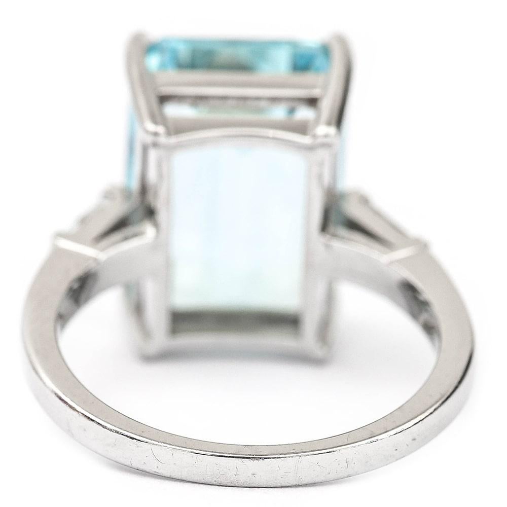 9.02 Carat Aquamarine and Diamond 18 Karat White Gold Ring 3
