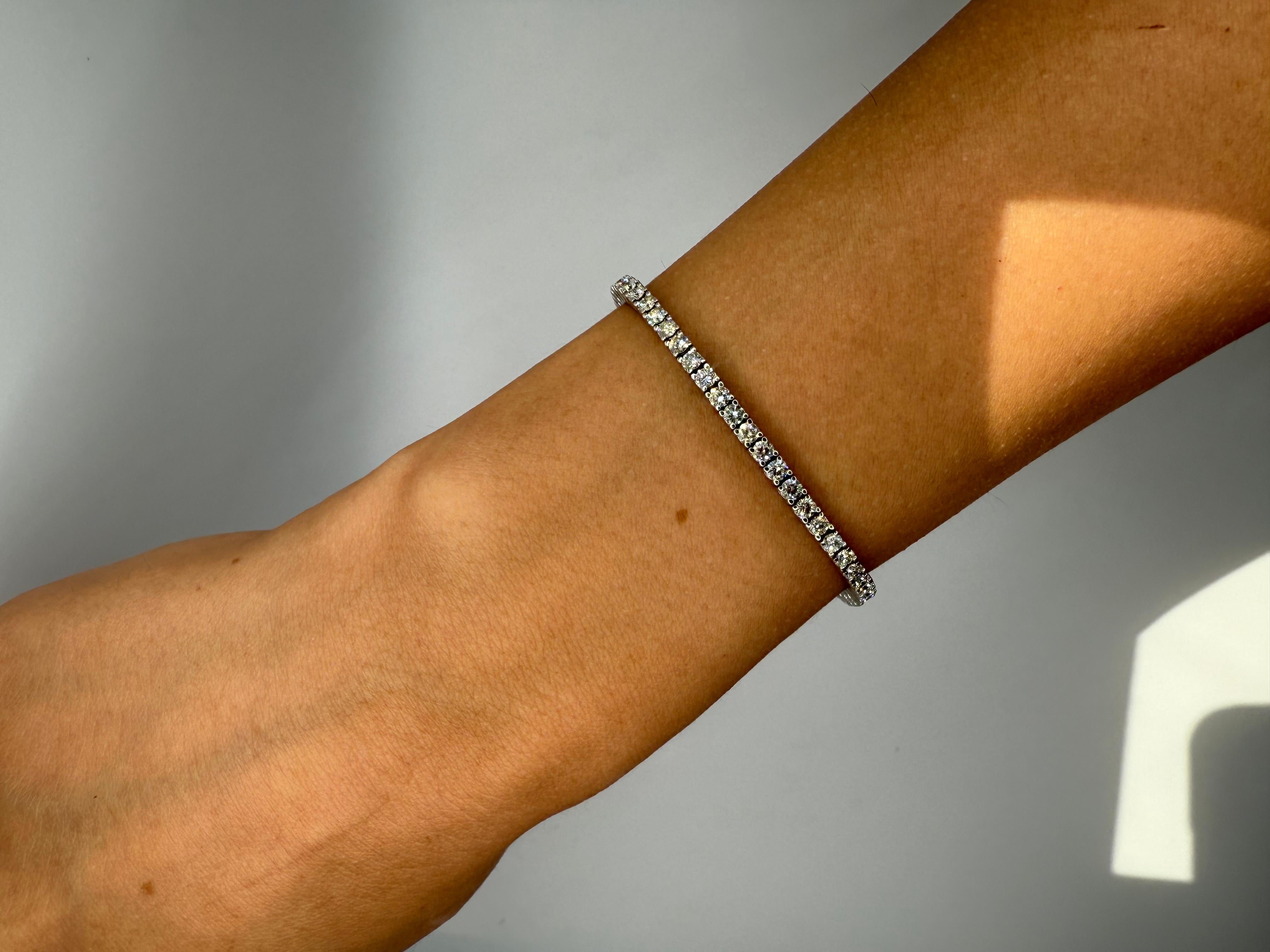 Pulsera de tenis con diamantes redondos de 9,02 quilates en venta 2