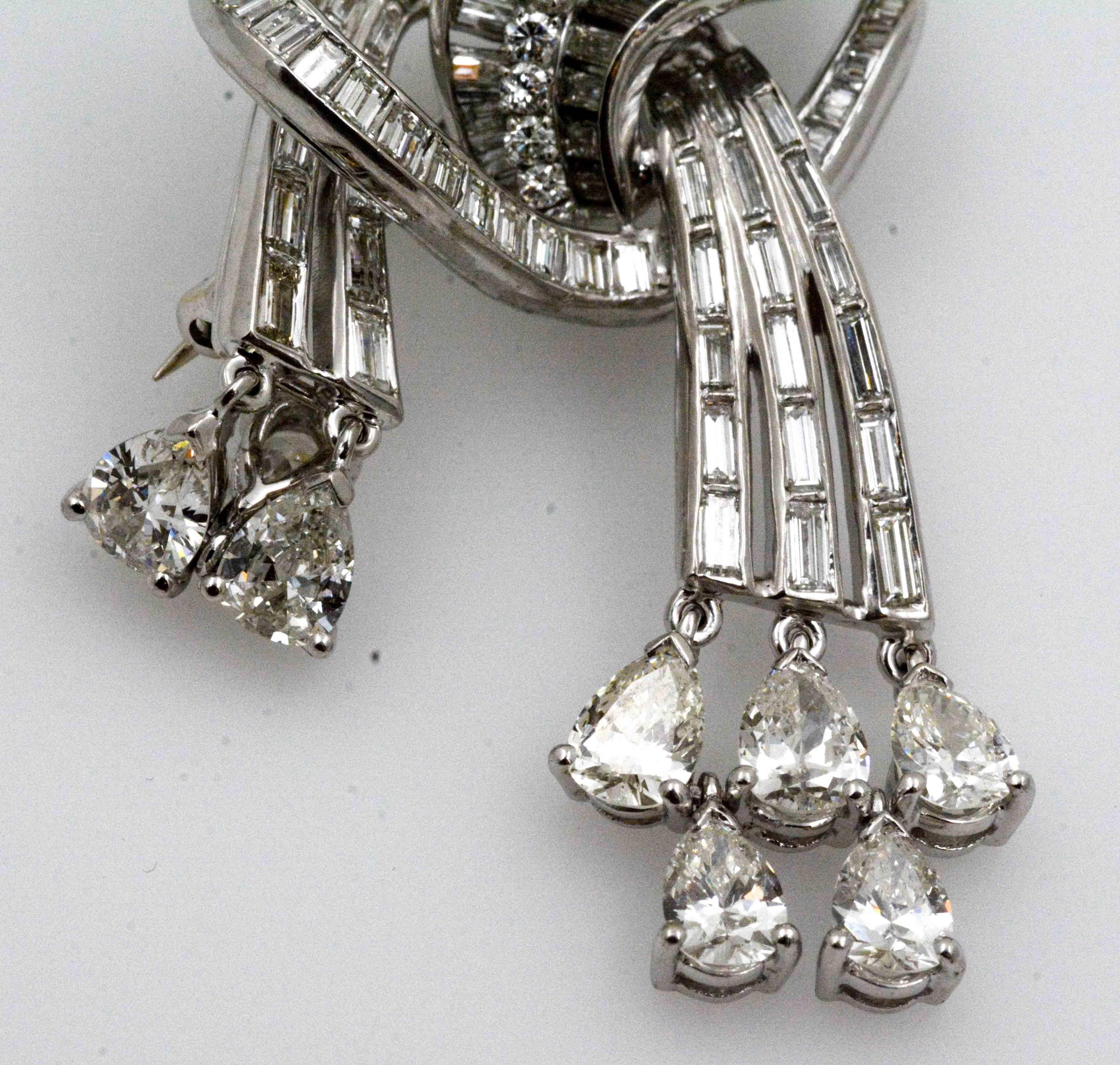 9.02 Carat Diamonds Platinum Pendant/Brooch, circa 1920 In Excellent Condition In Dallas, TX