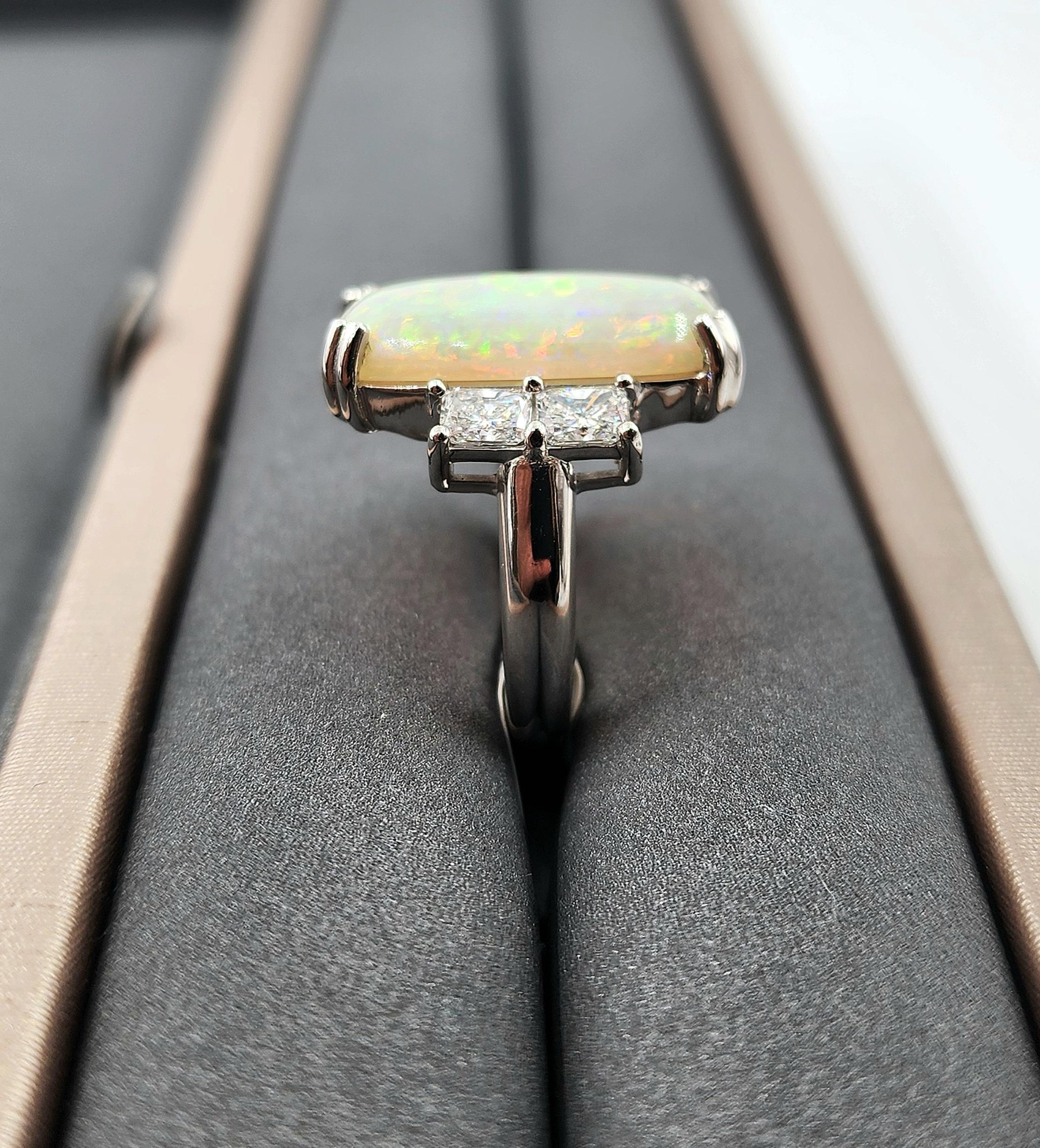 Bague en platine de 9,03 ct d'opale australienne naturelle et de diamants Neuf - En vente à Chicago, IL
