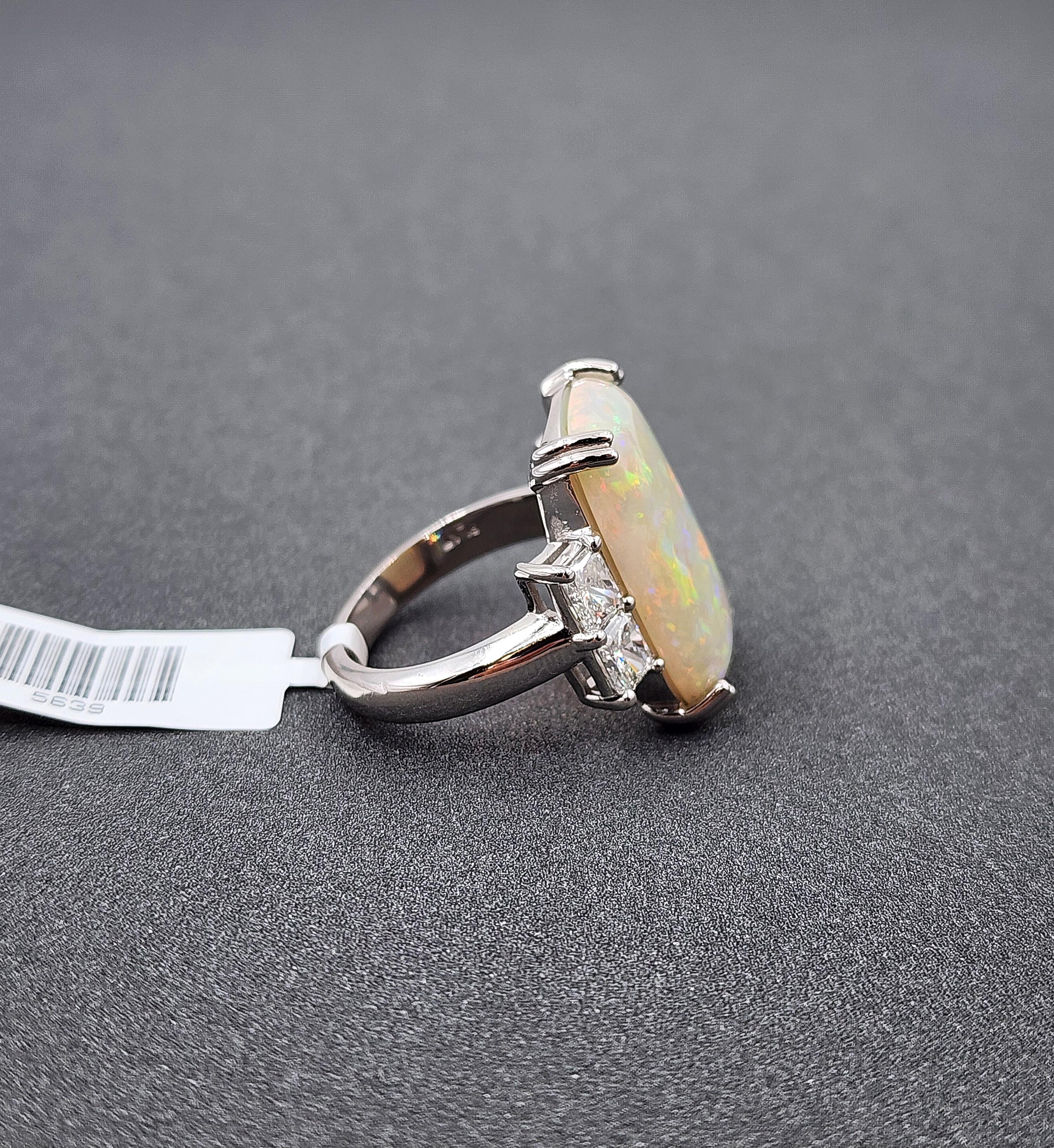 Bague en platine de 9,03 ct d'opale australienne naturelle et de diamants Unisexe en vente