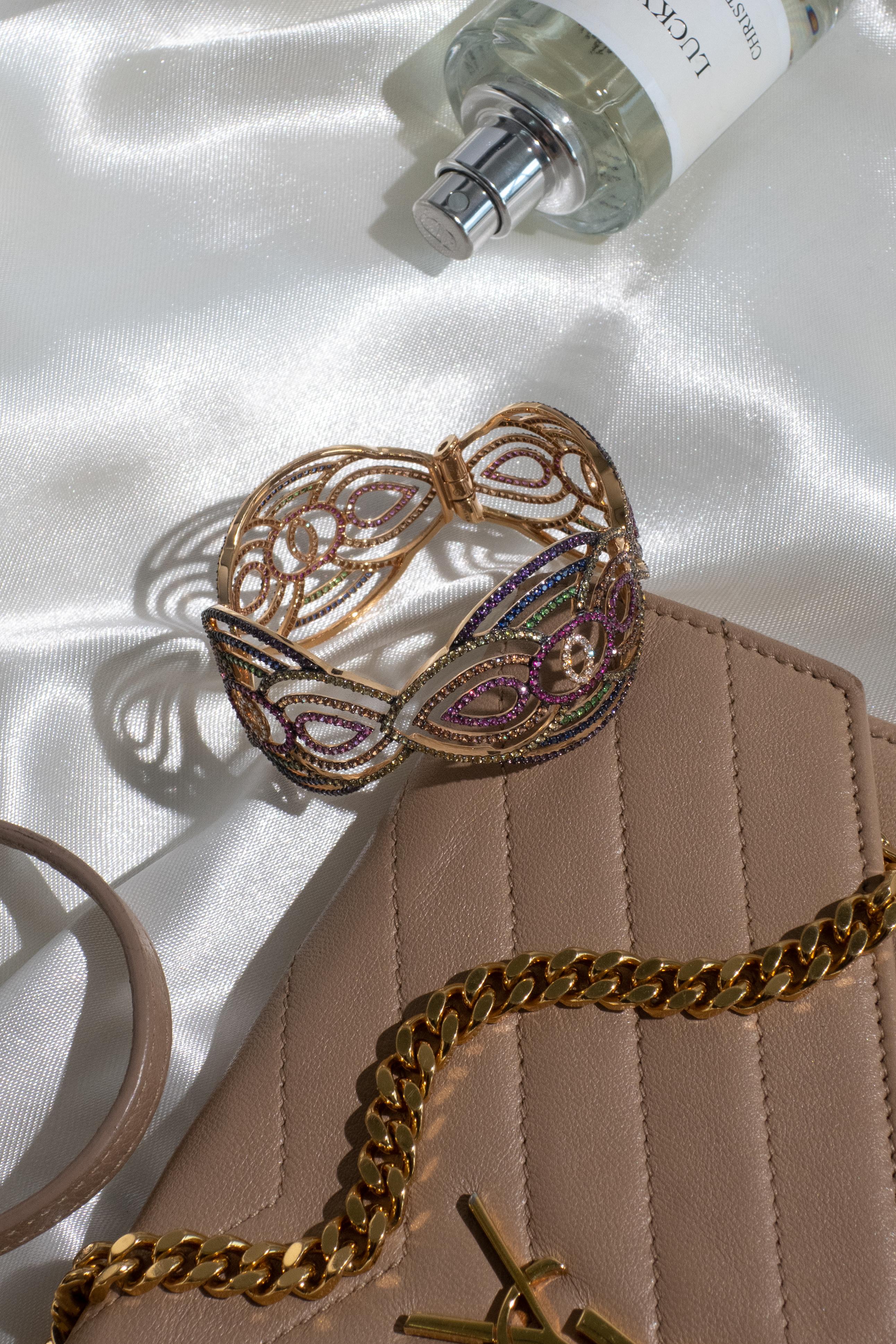 Donna Bracciale con zaffiro multicolore, rubino e tsavorite da 9,05 carati in oro rosa 18 carati in vendita
