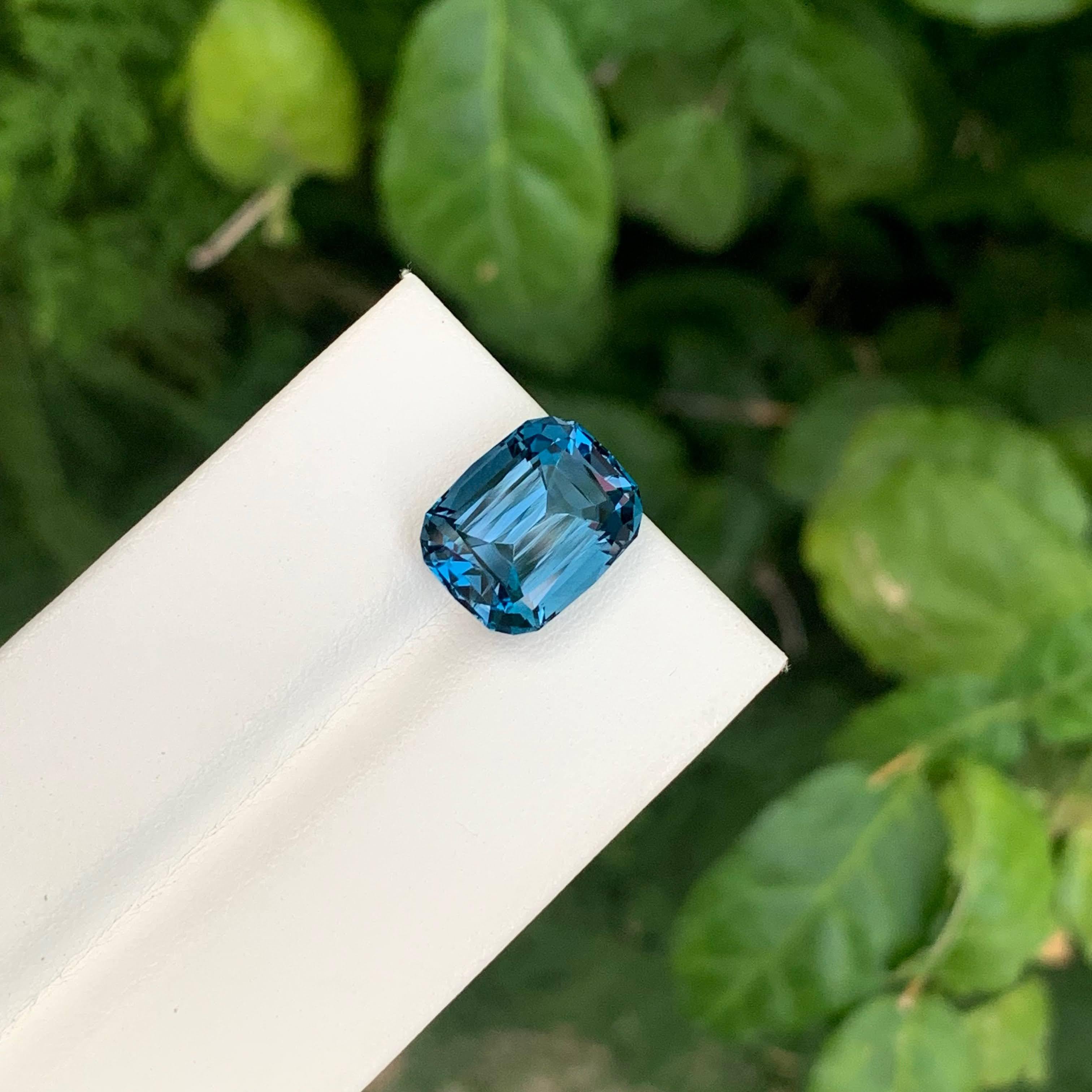9,05 Carati Nature sciolti Topazio Blu di Londra Taglio Cuscino Gemma Africana in vendita 2