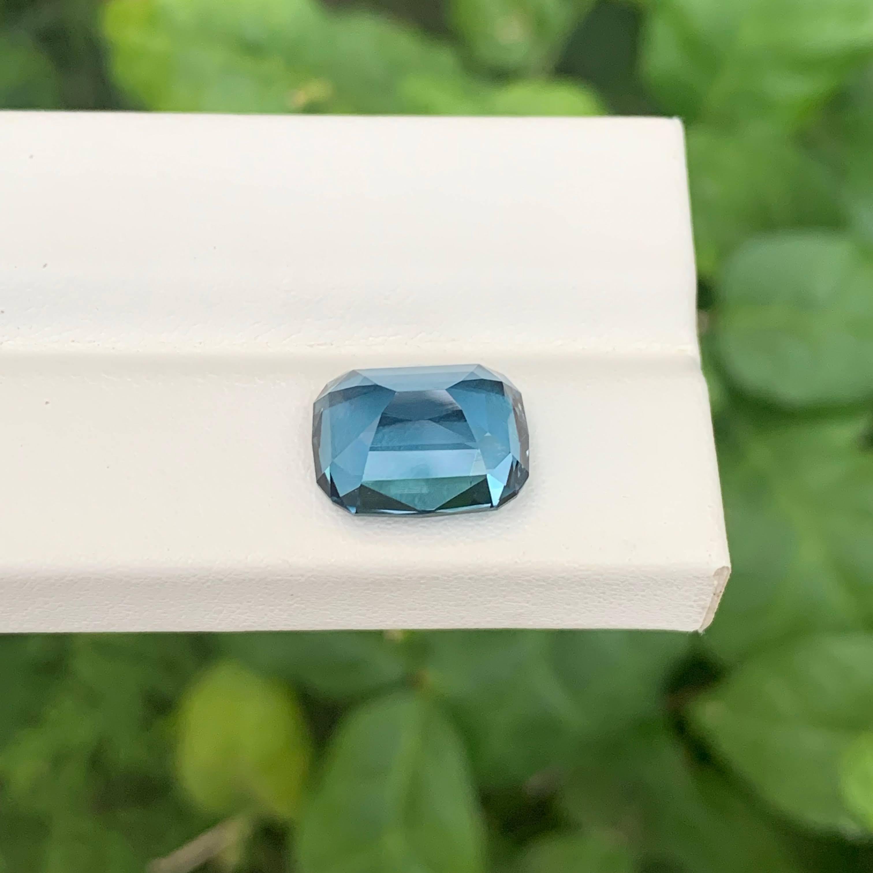9,05 Carati Nature sciolti Topazio Blu di Londra Taglio Cuscino Gemma Africana in vendita 3
