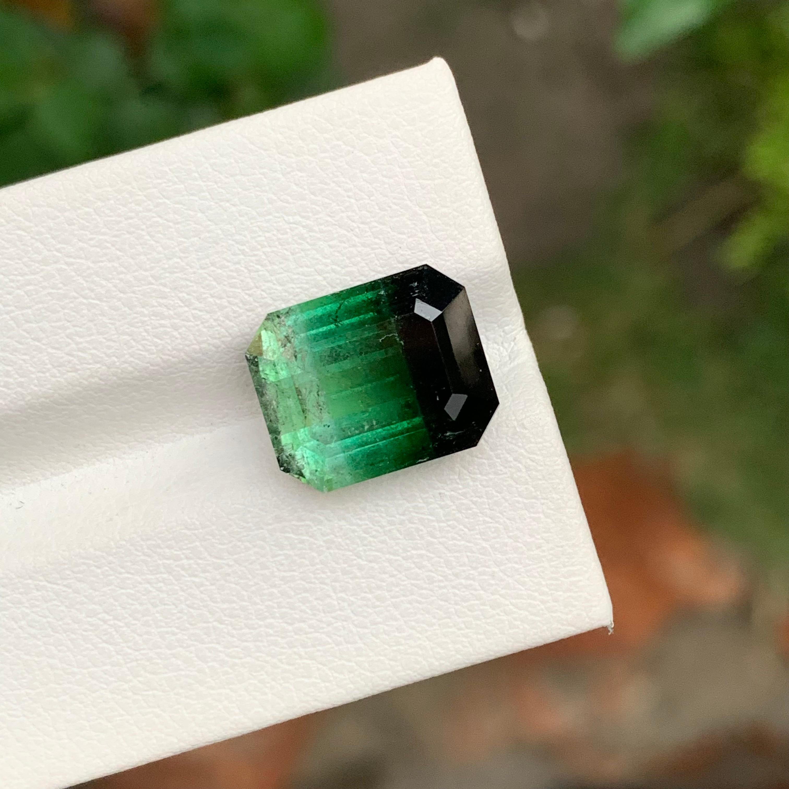9,05 Karat natürlicher loser dreifarbiger Turmalin in Smaragdform Edelstein im Zustand „Neu“ im Angebot in Peshawar, PK