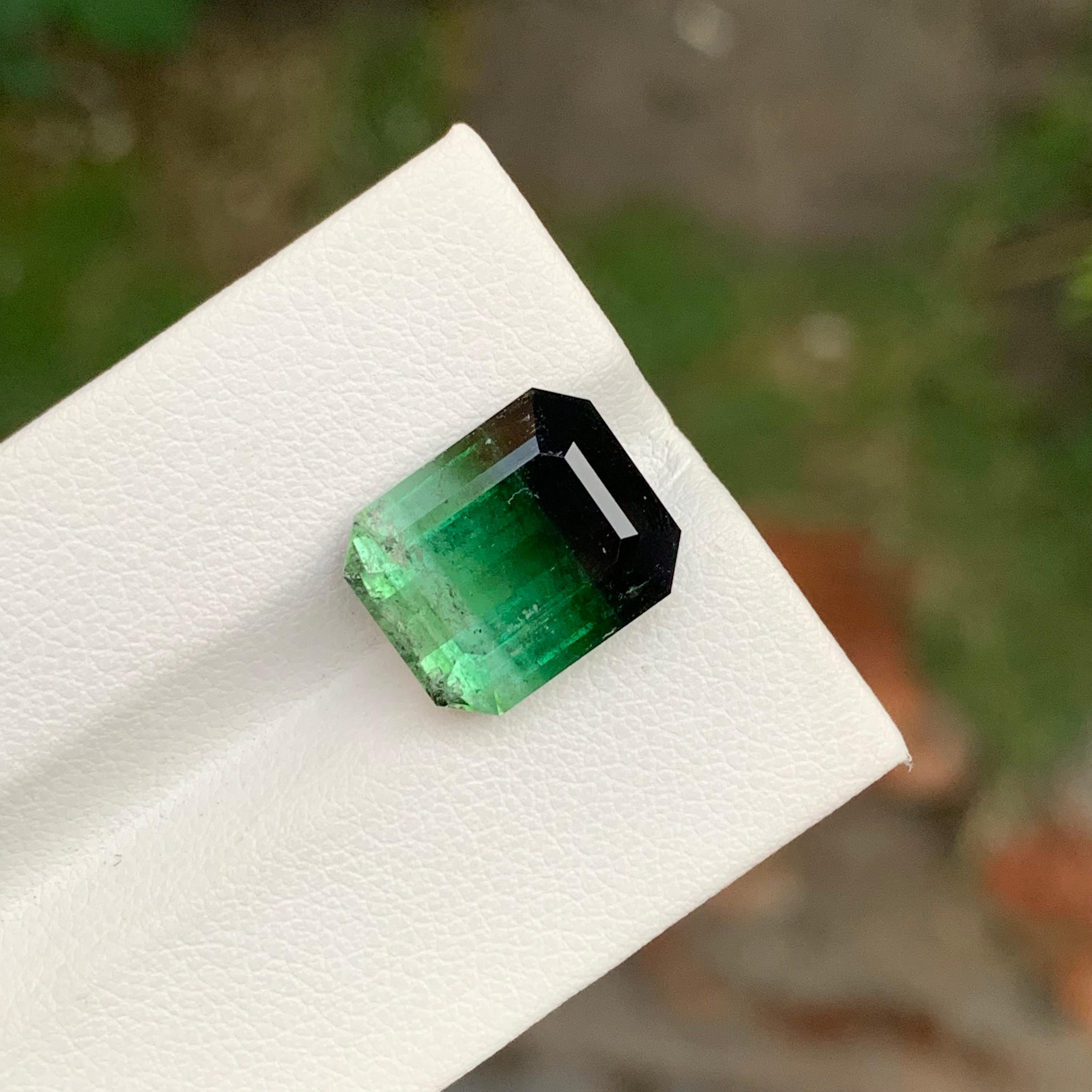9,05 Karat natürlicher loser dreifarbiger Turmalin in Smaragdform Edelstein im Angebot 1
