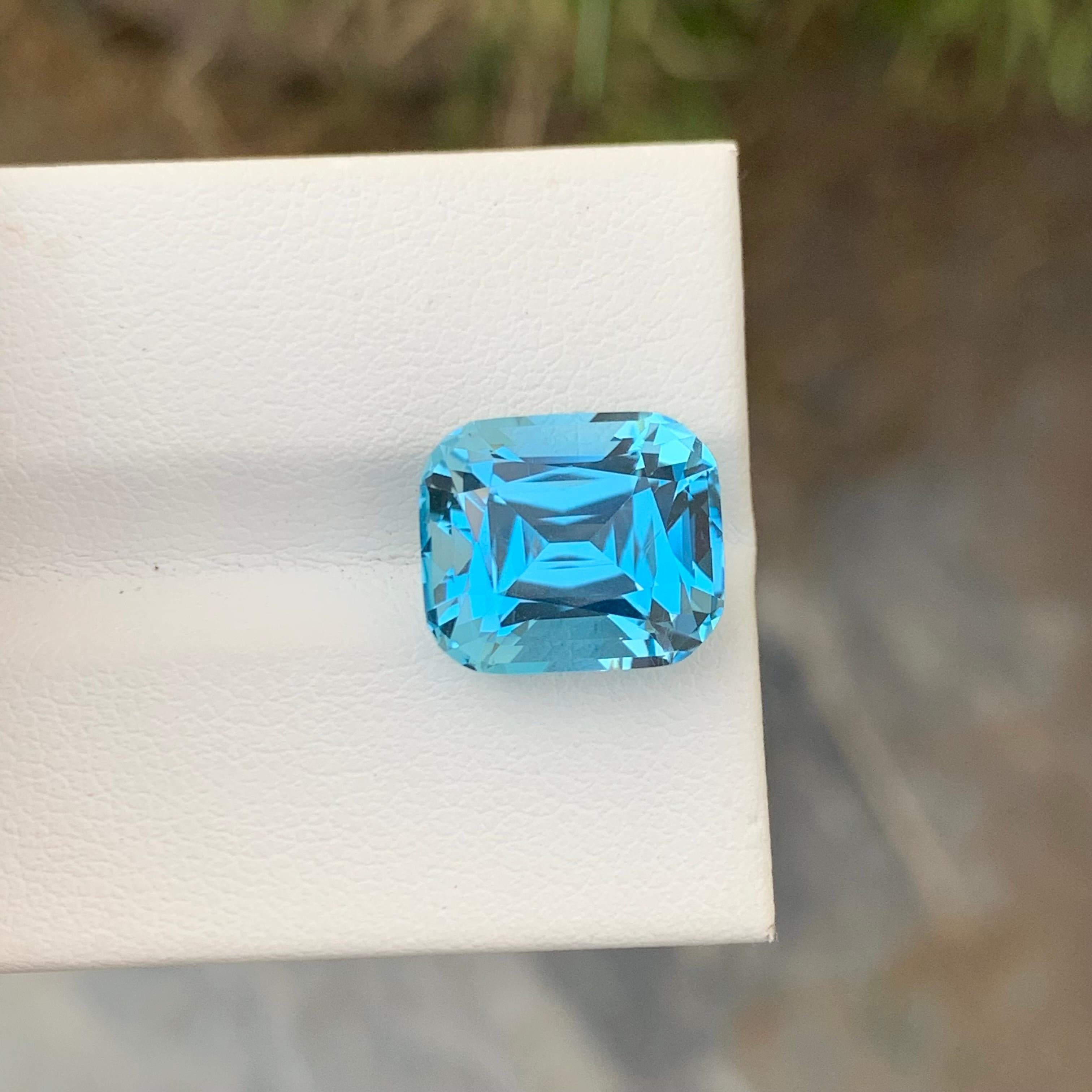 Arts and Crafts 9.05 Carat Pretty Loose Blue Topaz Cushion Shape Gem For Jewellery Making For Sale