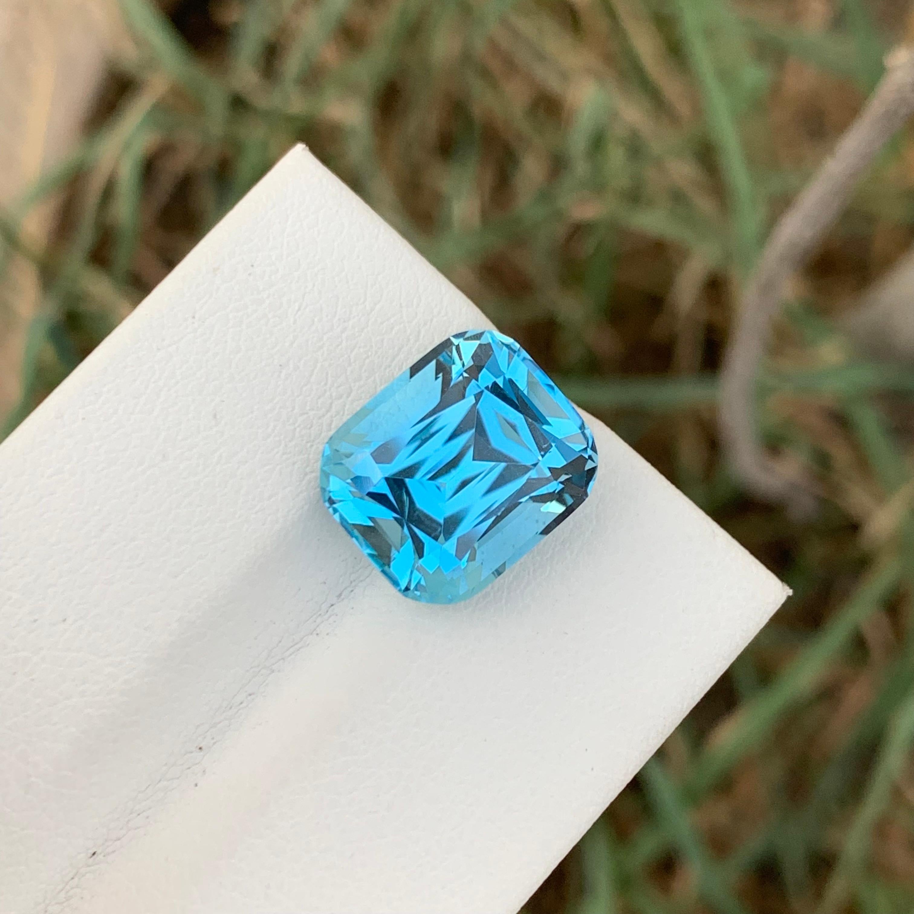 Cushion Cut 9.05 Carat Pretty Loose Blue Topaz Cushion Shape Gem For Jewellery Making For Sale