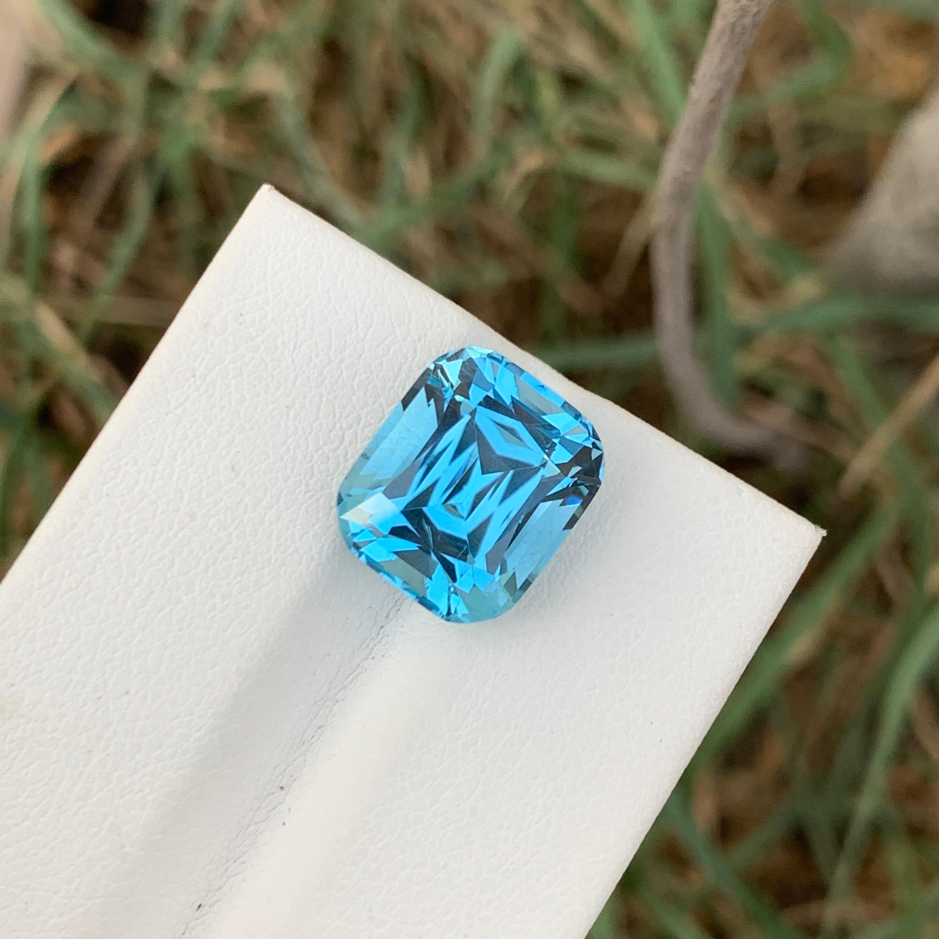 9.05 Carat Pretty Loose Blue Topaz Cushion Shape Gem For Jewellery Making In New Condition For Sale In Peshawar, PK