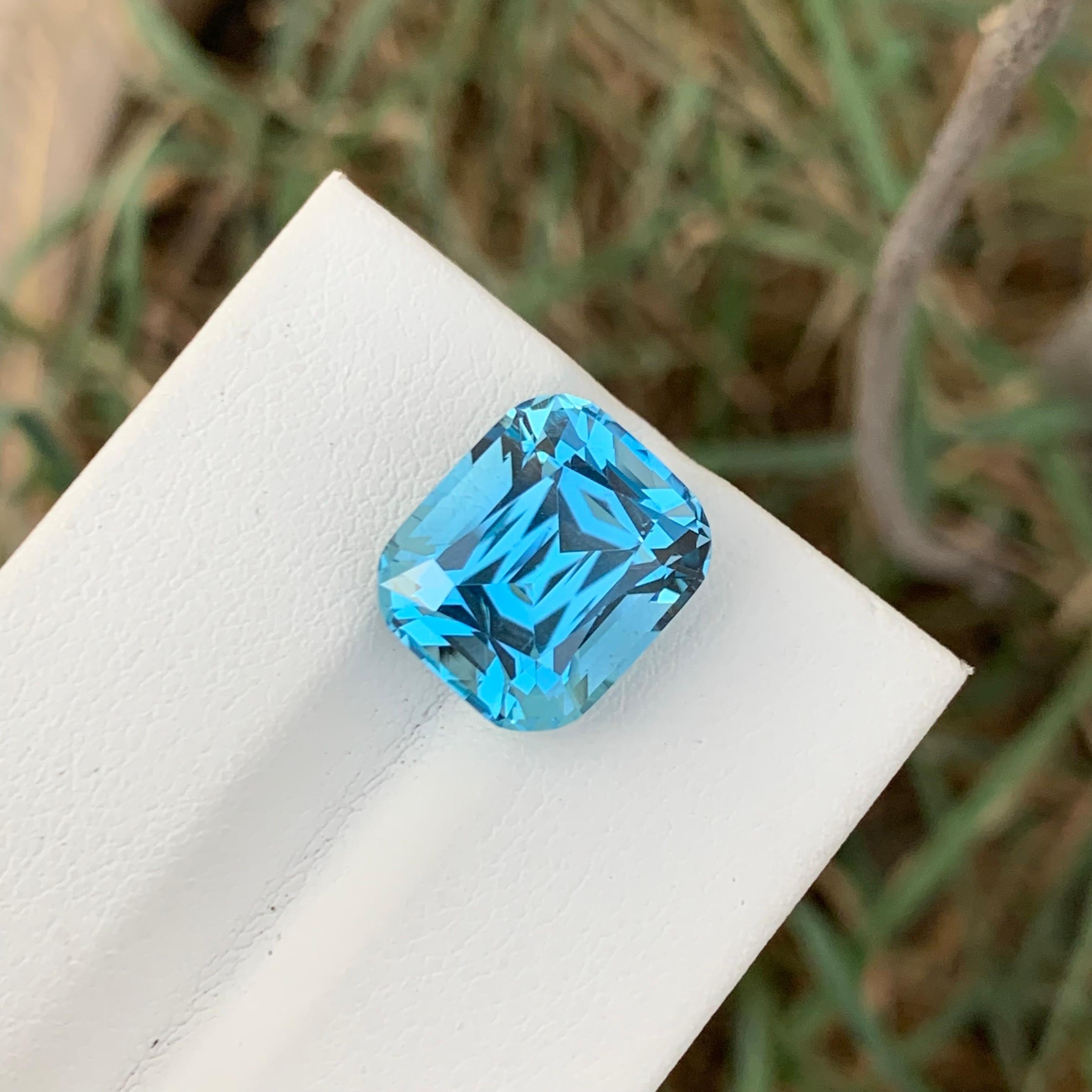 9.05 Carat Pretty Loose Blue Topaz Cushion Shape Gem For Jewellery Making For Sale 2