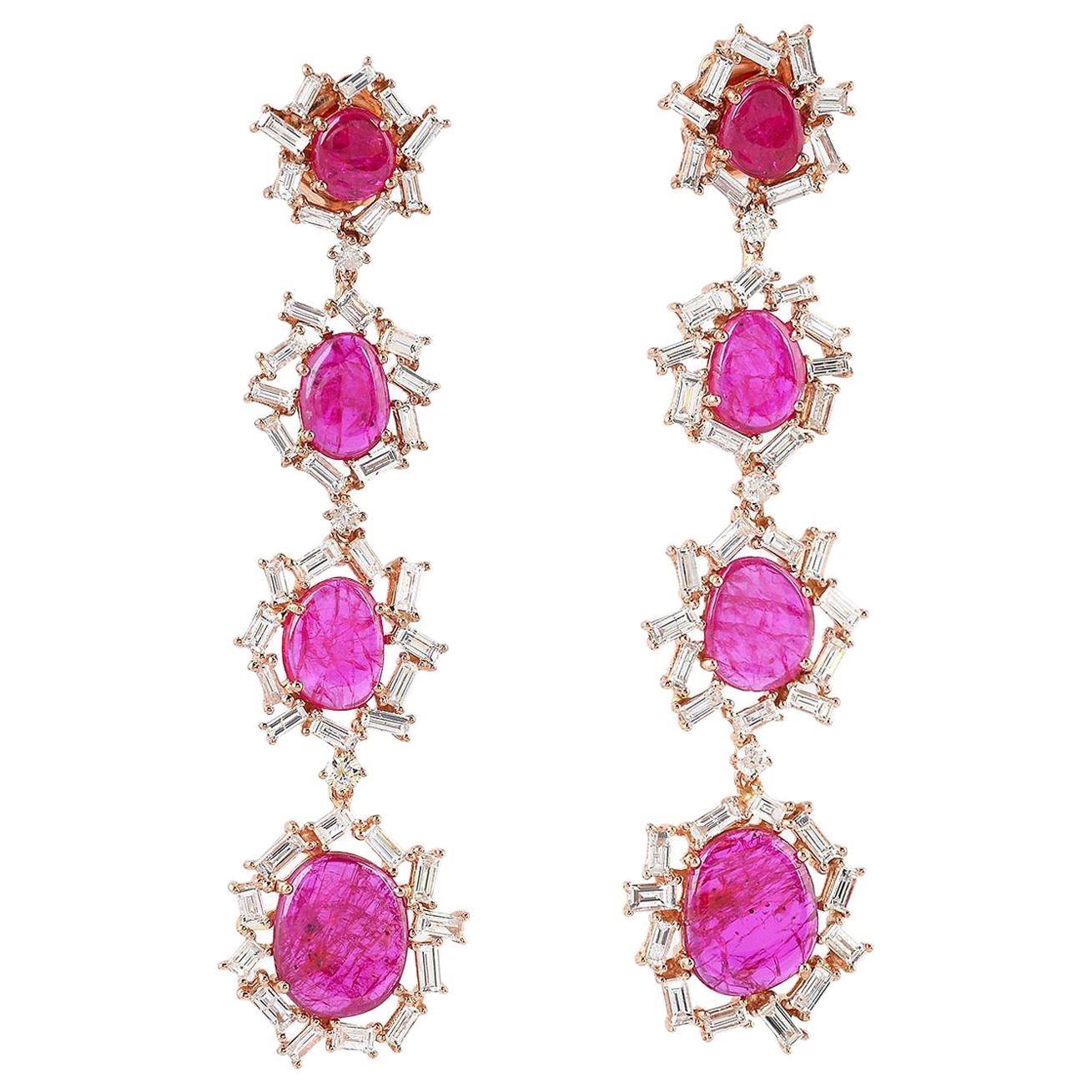 Boucles d'oreilles en or 18 carats avec diamants baguettes et rubis de 9,05 carats