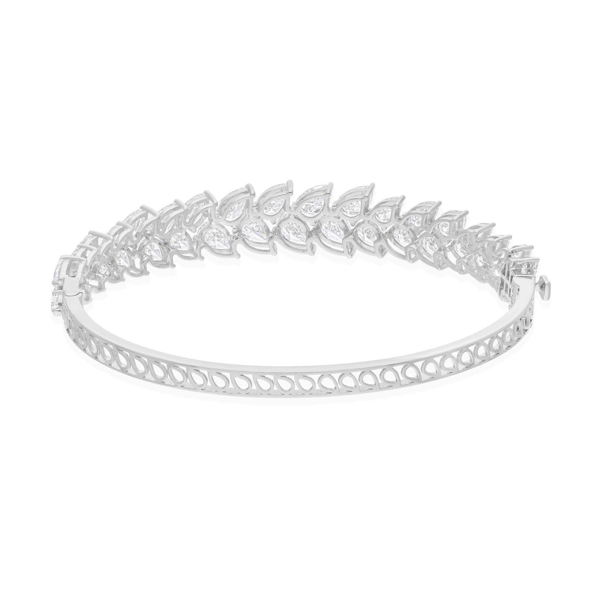 9.05 Carat SI/H Pear Brilliant Cut Diamond Bangle Bracelet 18 Karat White Gold Corte pera en venta
