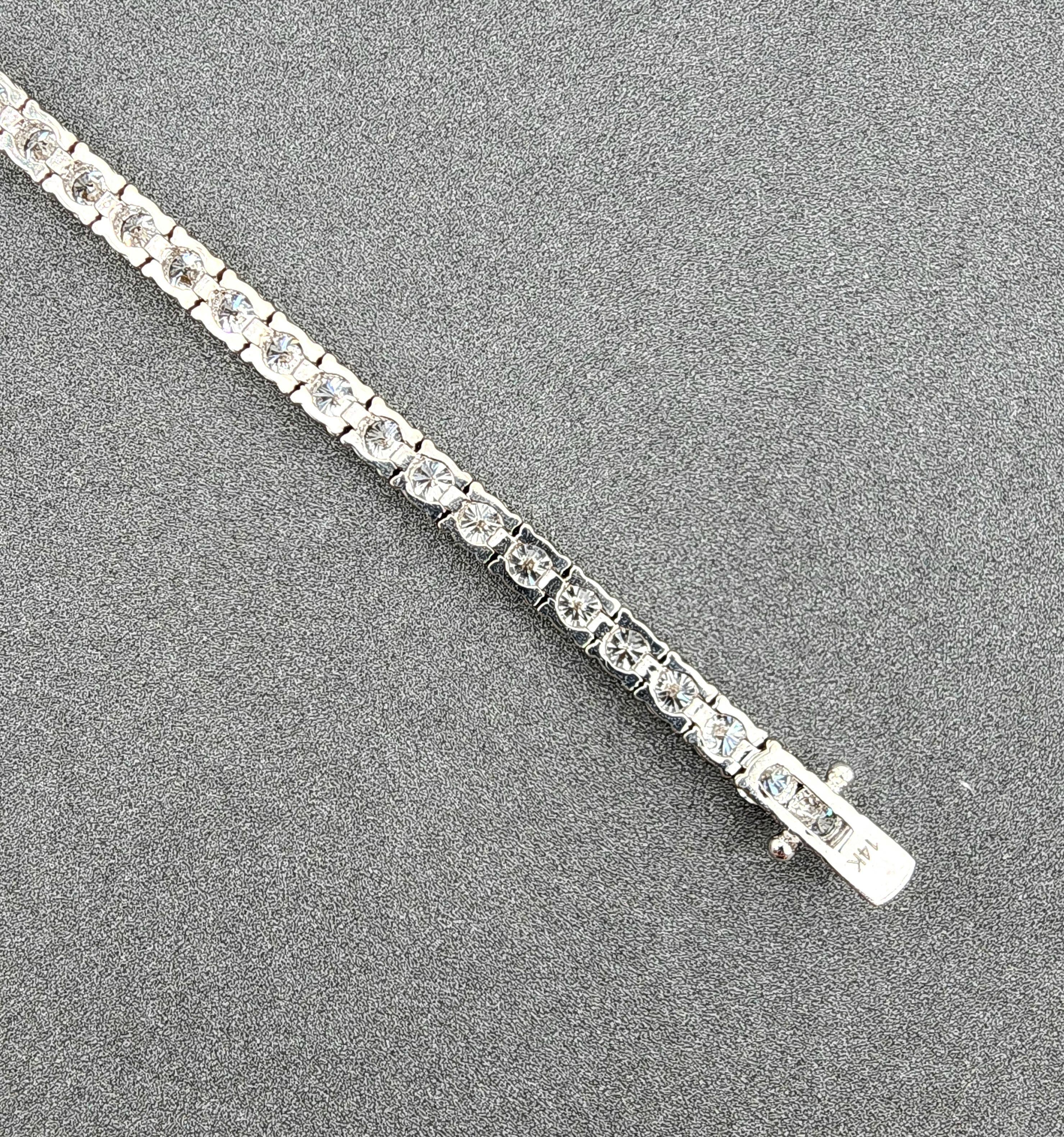 9.05 ct Diamond Tennis Bracelet In New Condition For Sale In Chicago, IL