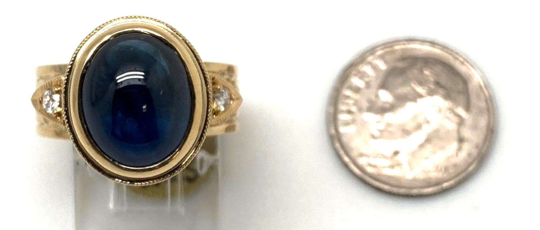 9.06 Carat Blue Sapphire Cabochon and Diamond Band Ring in Yellow Gold For Sale 2
