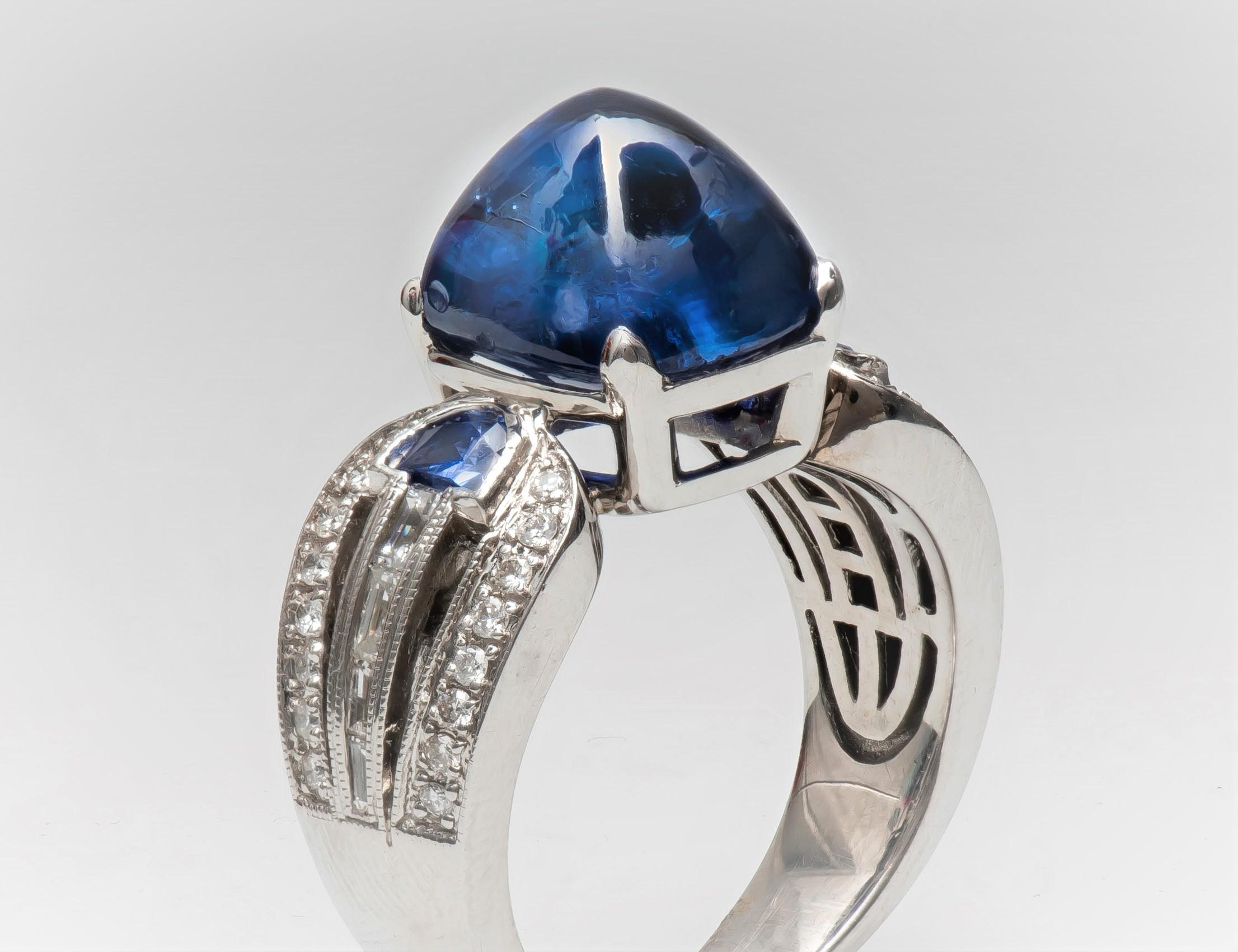 9.06 Carat Sugarloaf Cabochon Natural Blue Sapphire Ring with Diamond Accents In New Condition In Houston, TX