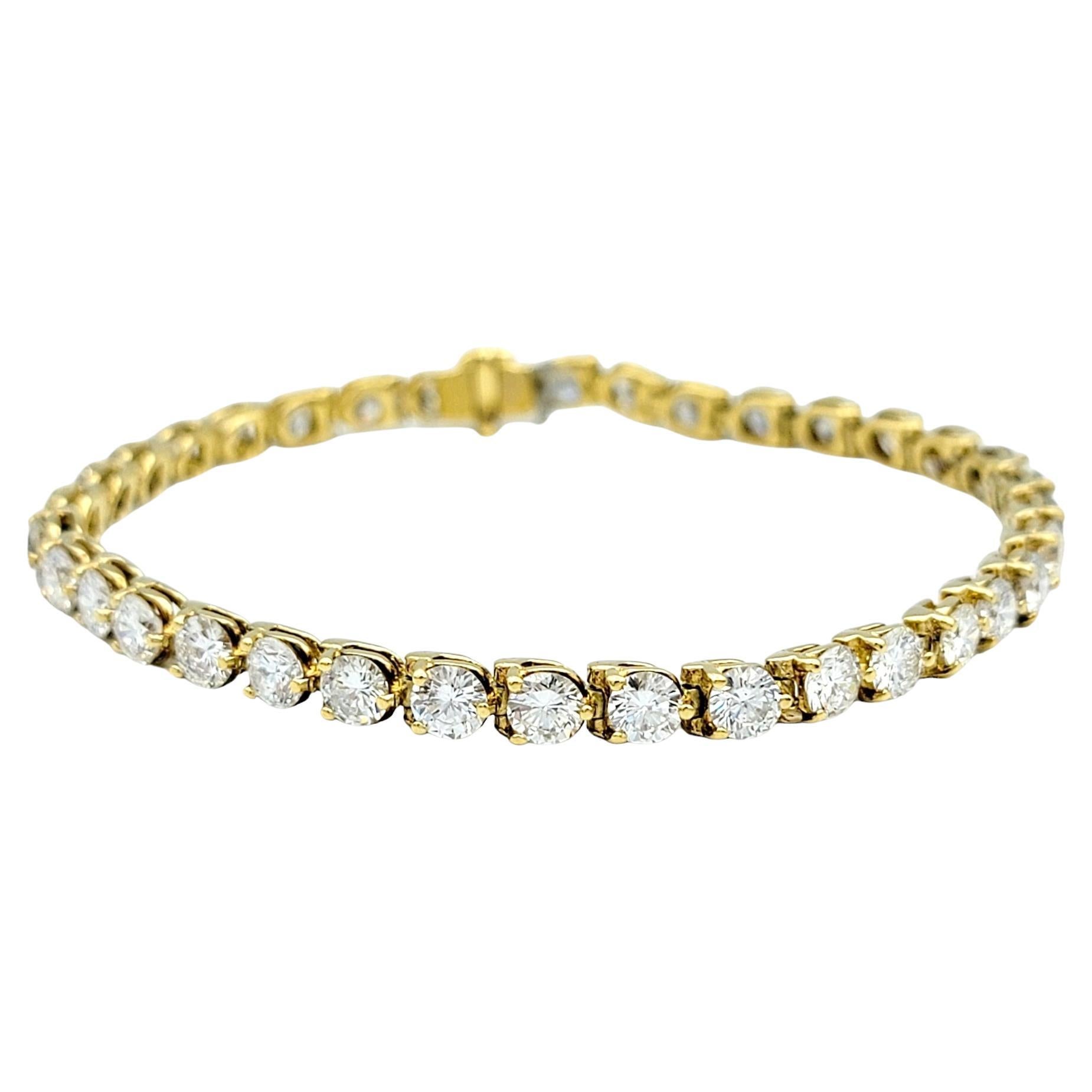 Bracciale da tennis con diamanti tondi e brillanti da 9,08 carati in oro giallo 14 carati in vendita