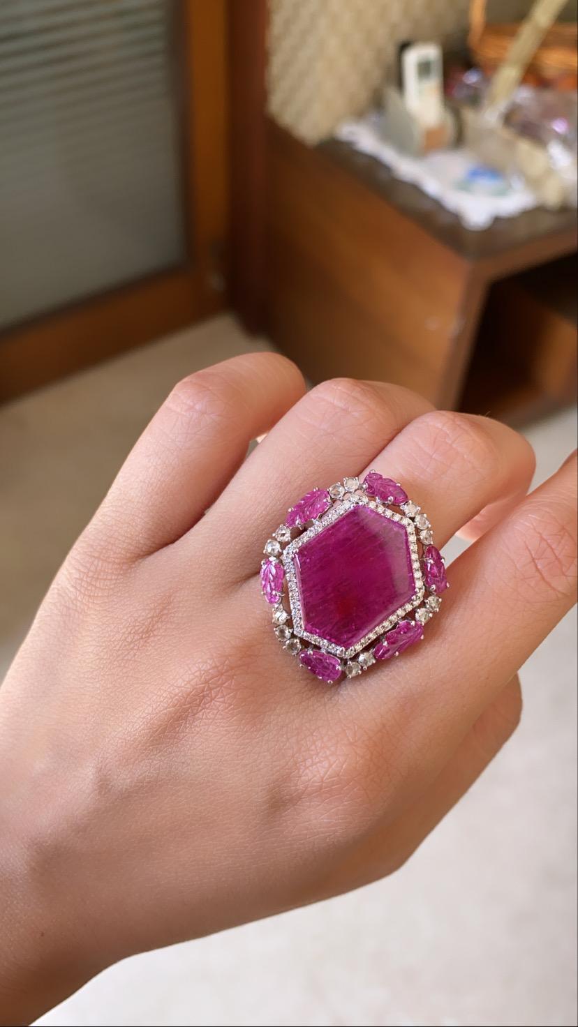 Rose Cut Set in 18K Gold, 9.08 Carats, Natural Ruby and Diamonds Cocktail Ring For Sale