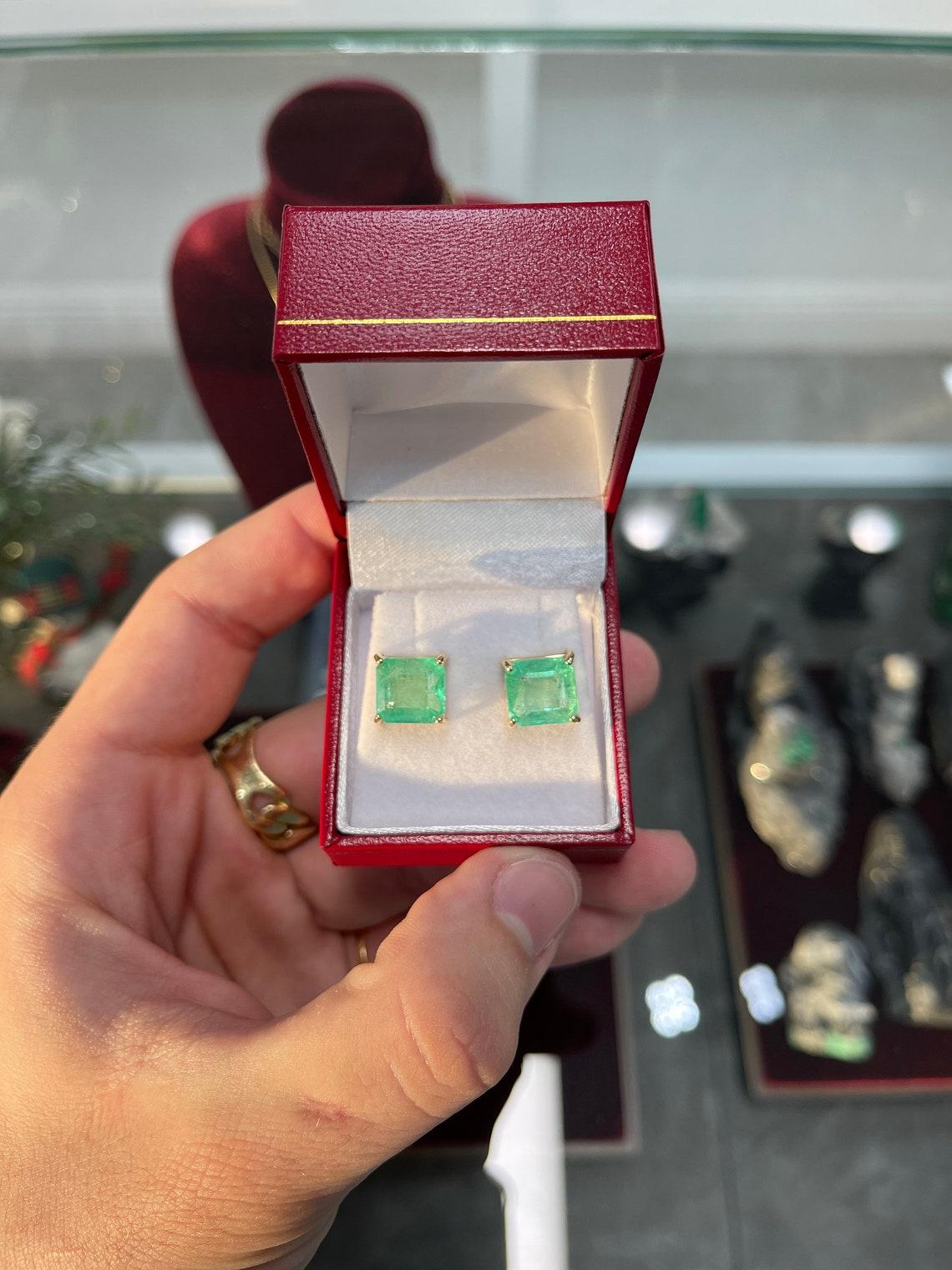 9,08tcw 14K kolumbianische Ohrstecker aus Gold mit kolumbianischem Smaragd-Emerald-Schliff (Moderne)