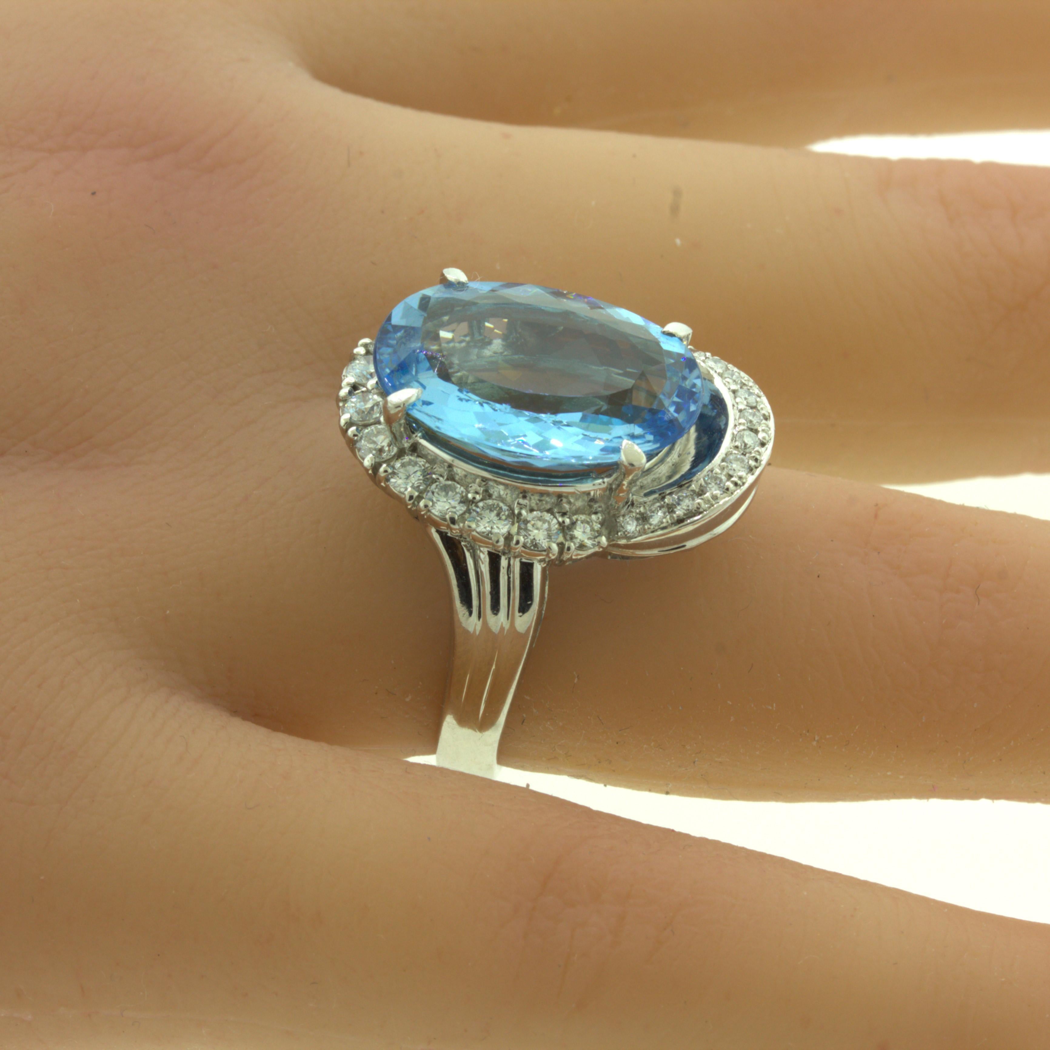 Women's 9.09 Carat Aquamarine Diamond Platinum Ring For Sale