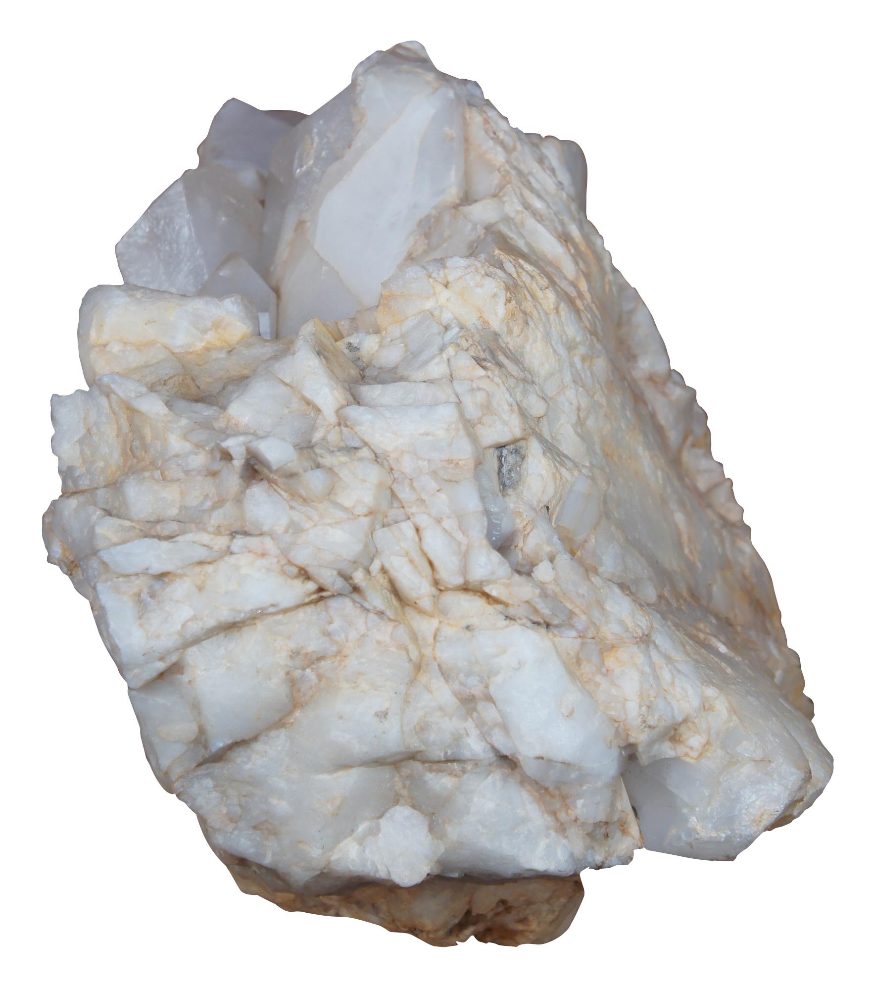 Un beau et impressionnant spécimen de quartz blanc naturel de 90 livres. Magnifique sculpture naturelle ajoutant un élément organique moderne à n'importe quelle pièce.

Ce cristal blanc est considéré comme un 