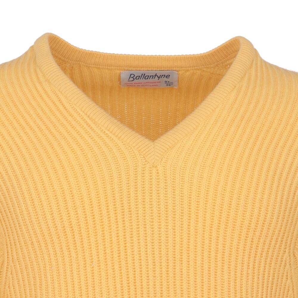 yellow v neck jumper