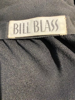 90er Bill Blass Schwarzes Seidenhalter-Cocktailkleid