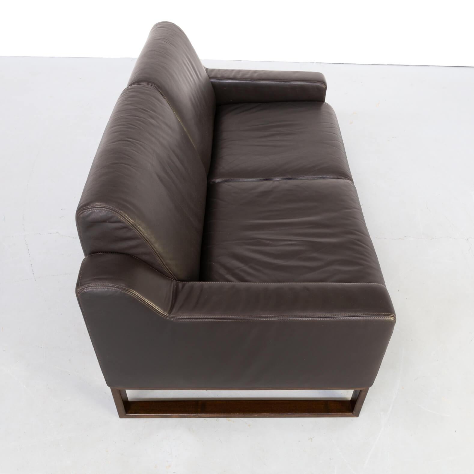 Italian 90s Brown Leather Two-Seat Sofa For Sale