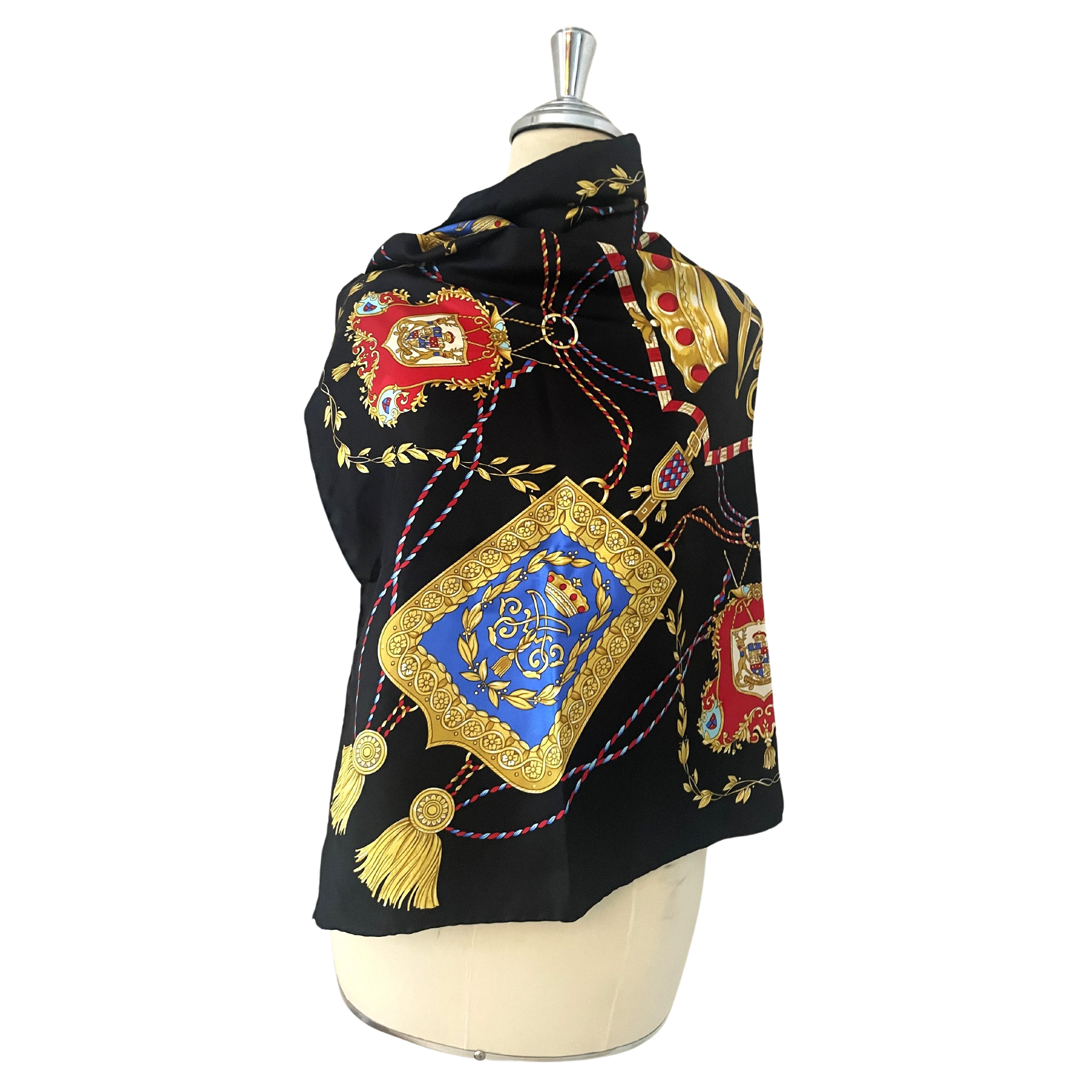 Foulard Ashford CastleCrown à pompons carrés en soie Carleton Varney des années 90  en vente