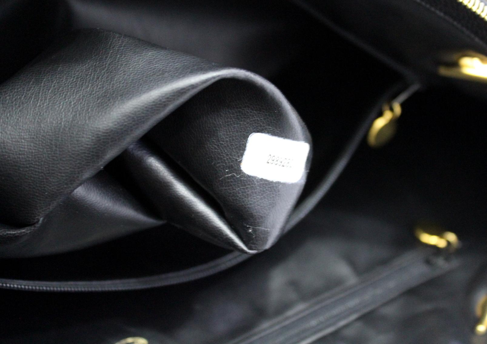 90s Chanel Black Leather Shoulder Bag 3