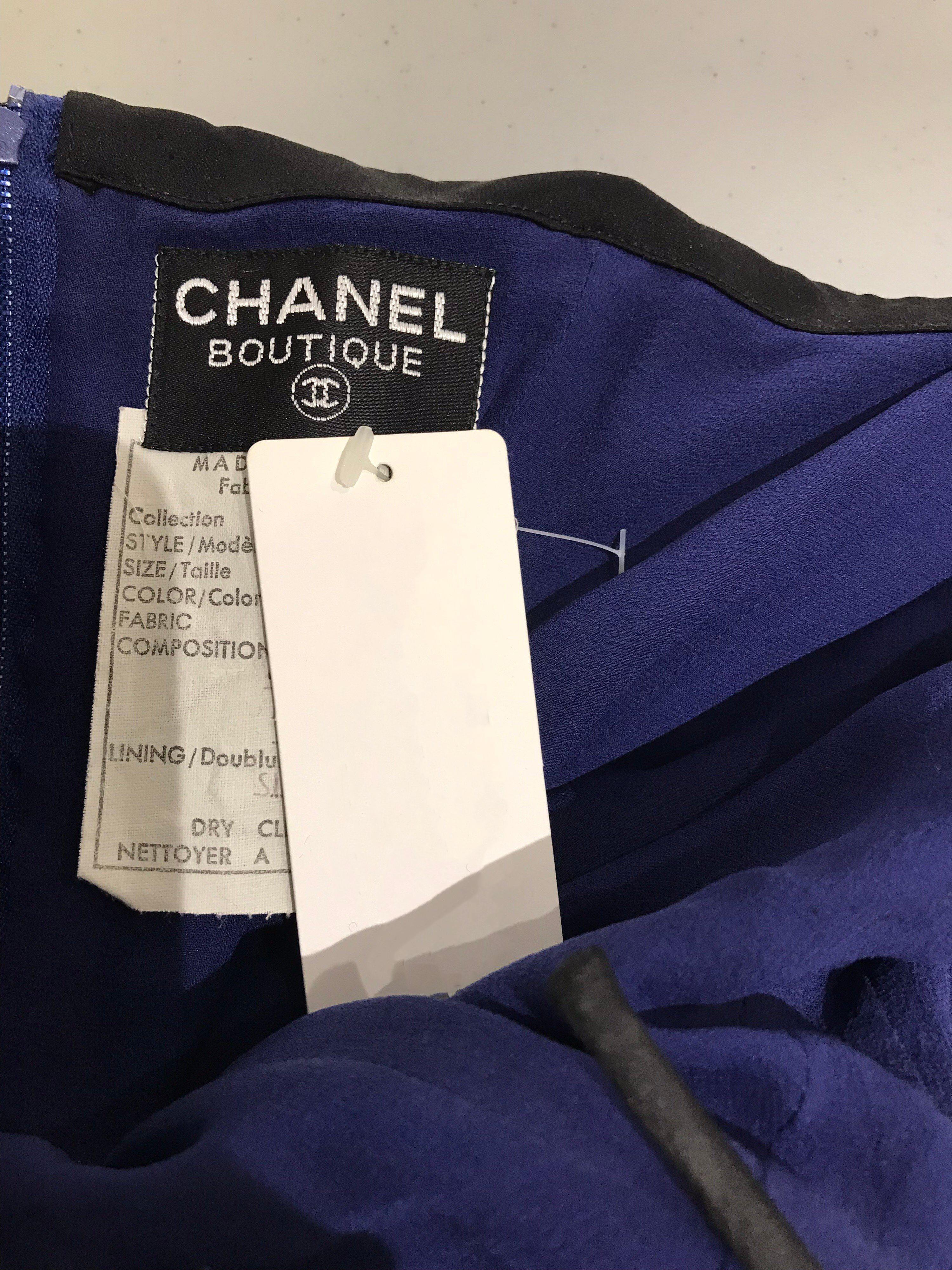 90s CHANEL blue silk strapless cocktail mini dress with bow In Good Condition For Sale In Beverly Hills, CA