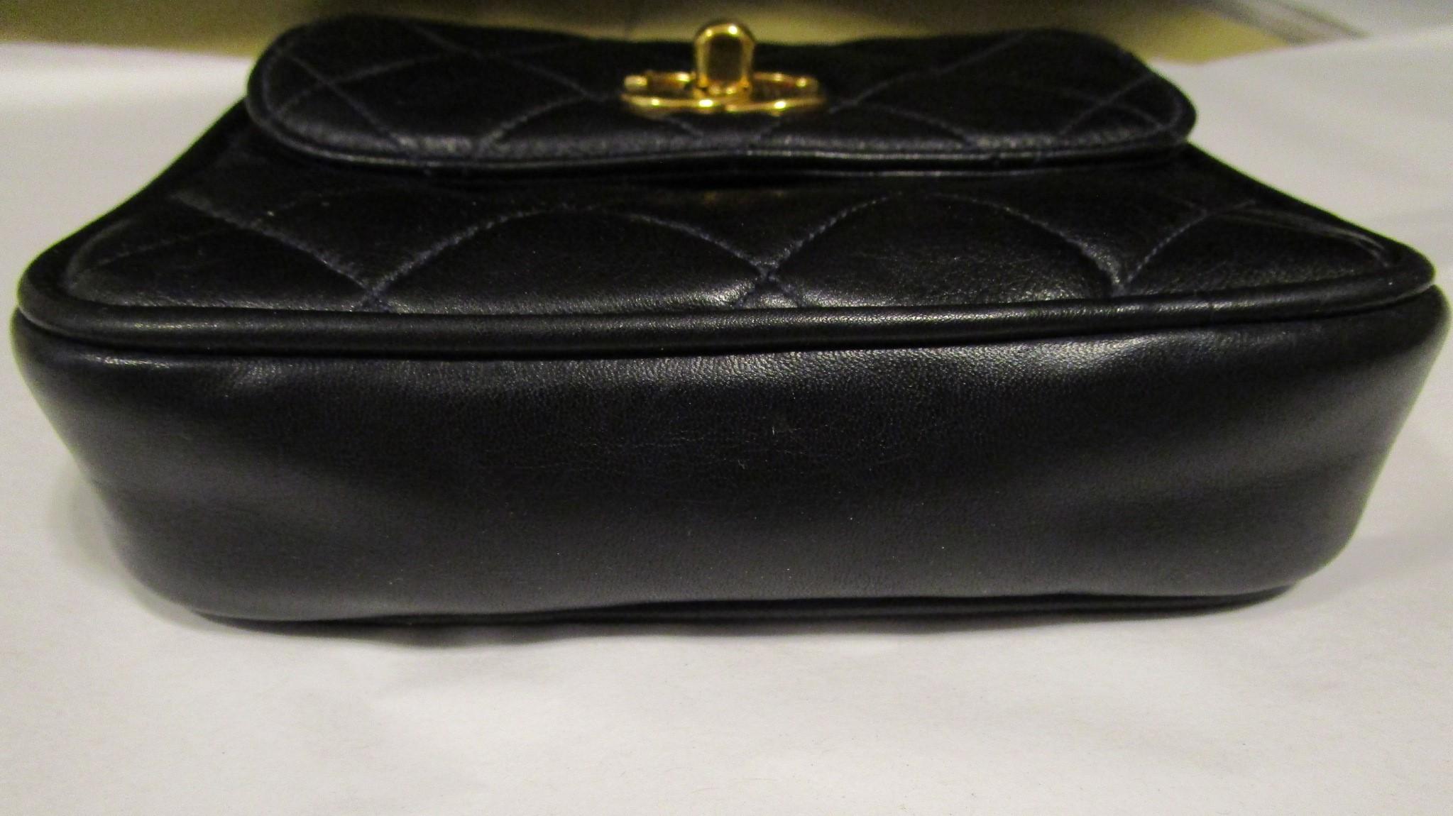 90s CHANEL CC Turnlock Lambskin Leather Waist Belt Bag Black Gold Hardware 8