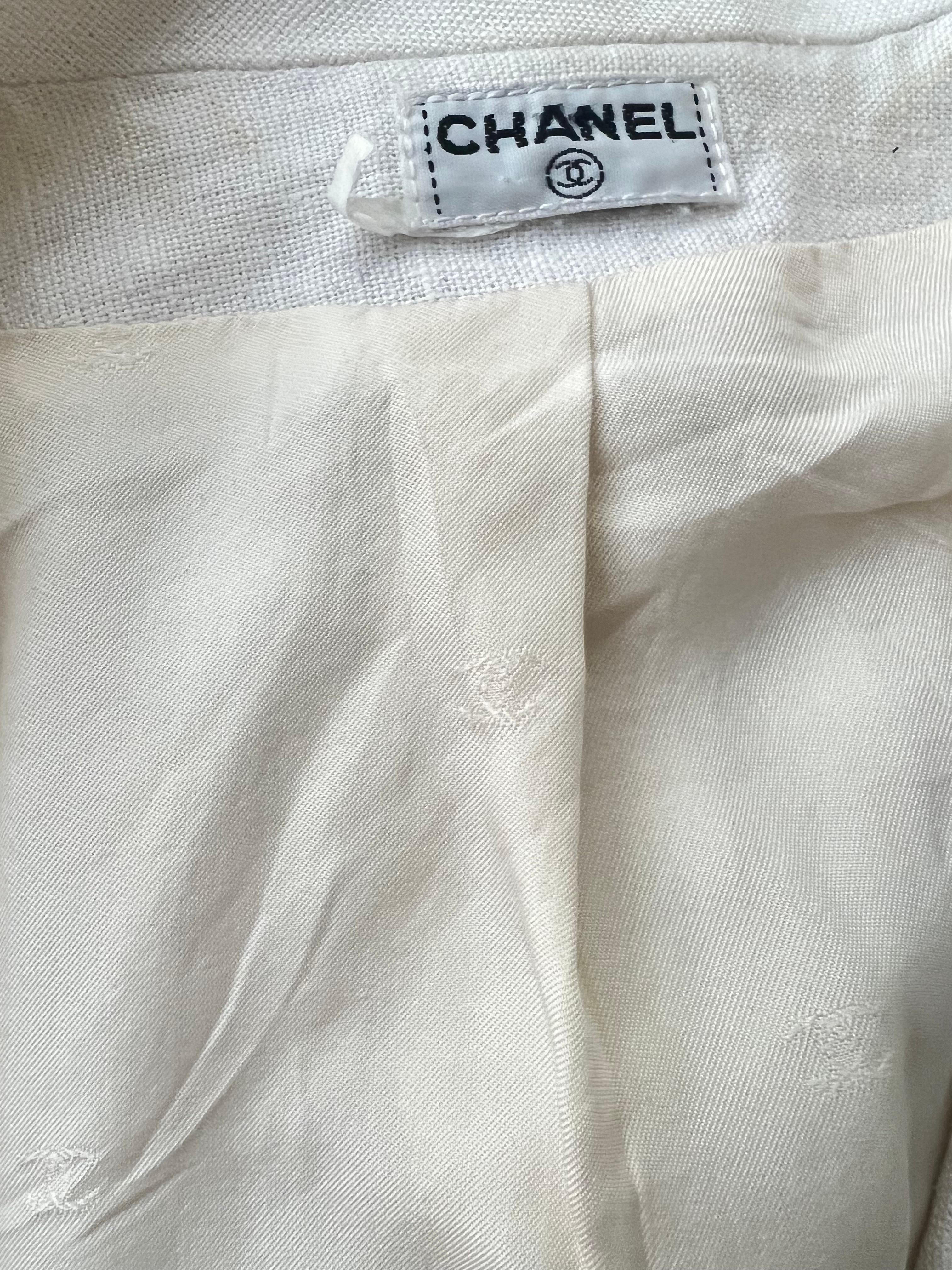 90s Chanel Classic Linen white suit  For Sale 1